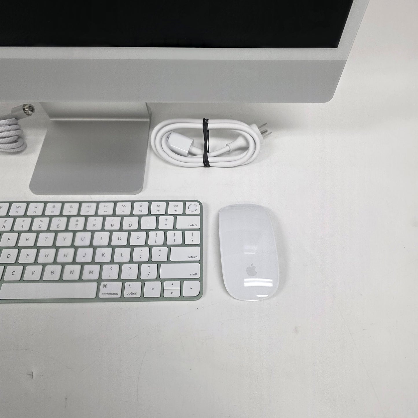 2024 Apple iMac 24" M4 8 Core 4.5GHz 16GB RAM 256GB SSD Green MWUC3LL/A