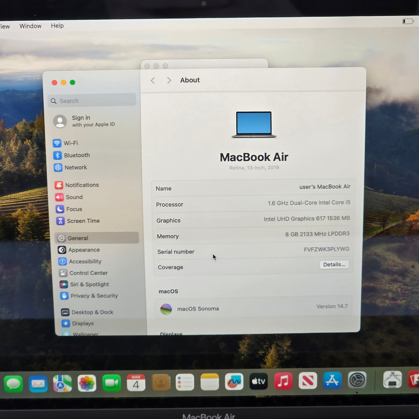 2019 Apple MacBook Air 13.3" i5 1.6GHz 8GB RAM 128GB SSD Space Gray A1932