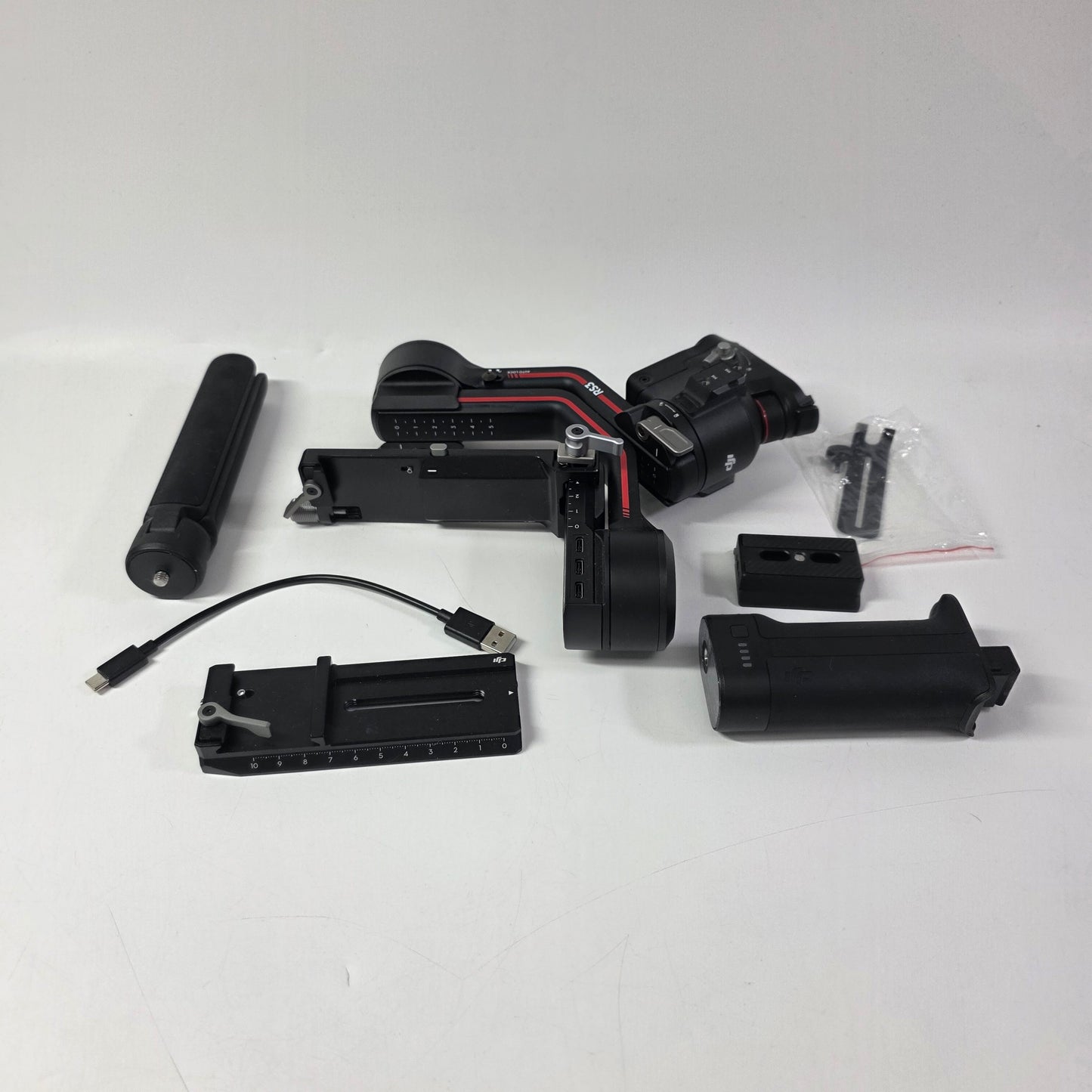 DJI RS 3 Camera Stabilizer  P11C