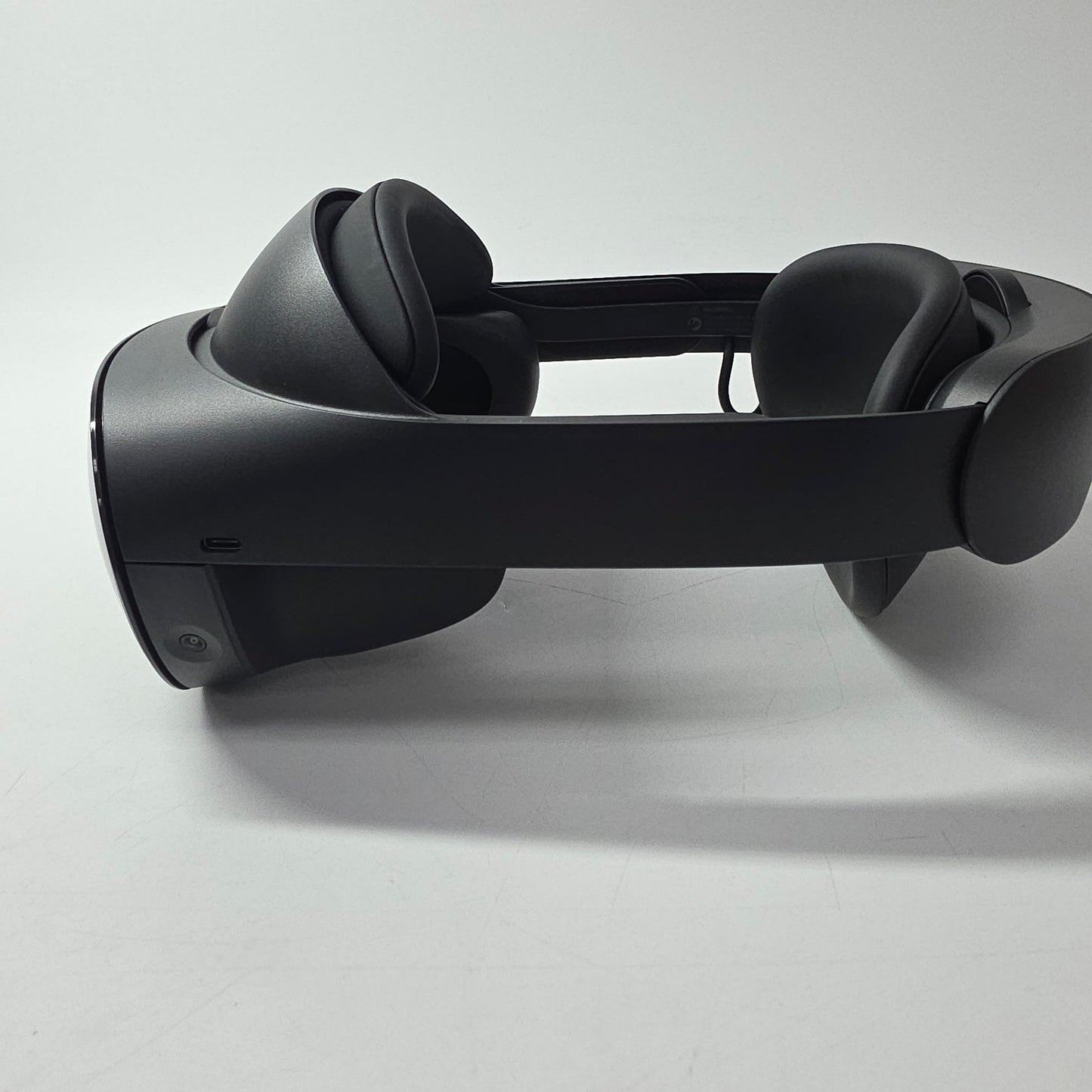 Meta Quest Pro 256GB Standalone All-in-One VR Headset DK94EC