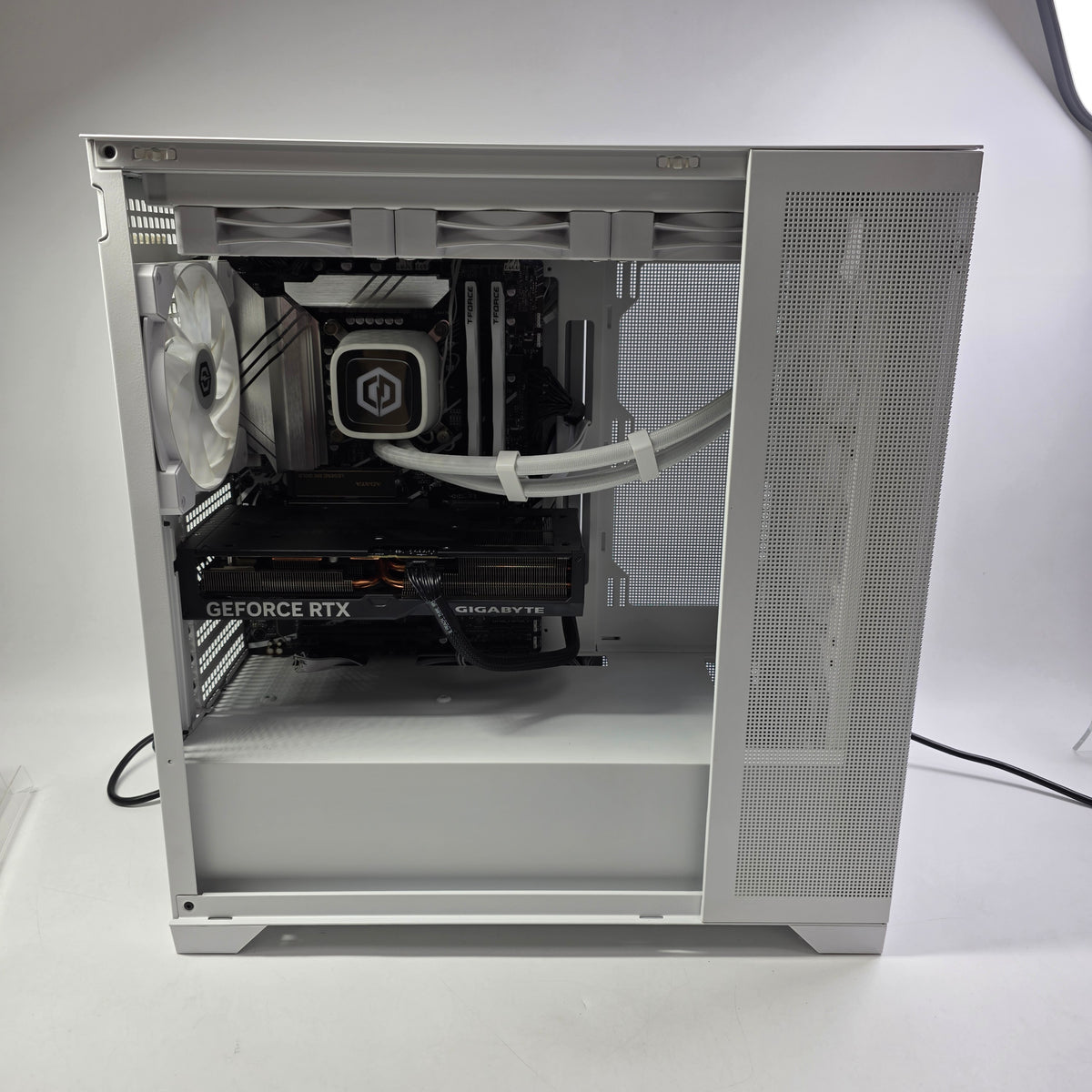 Custom PC i9-14900KF 64GB RAM 2TB SSD Gigabyte GeForce RTX 4070 Ti Super