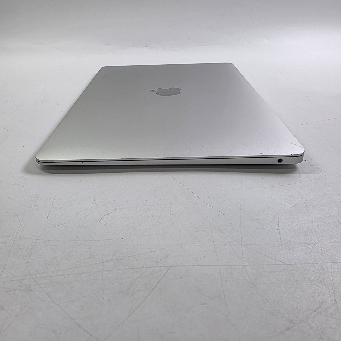 2020 Apple MacBook Air 13.3" M1 7C GPU 3.2GHz 8GB RAM 256GB SSD A2337