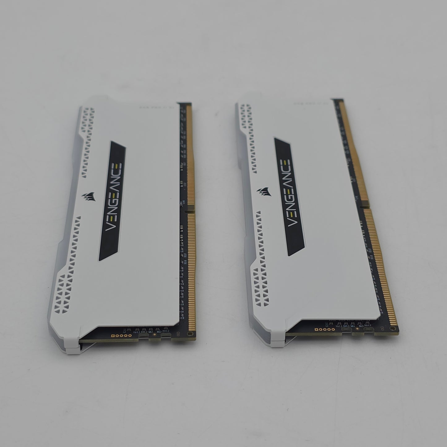 Corsair Vengeance RGB 32GB (2x16GB) RAM DDR4 3600MHz CMH32GX4M2D3600C18W
