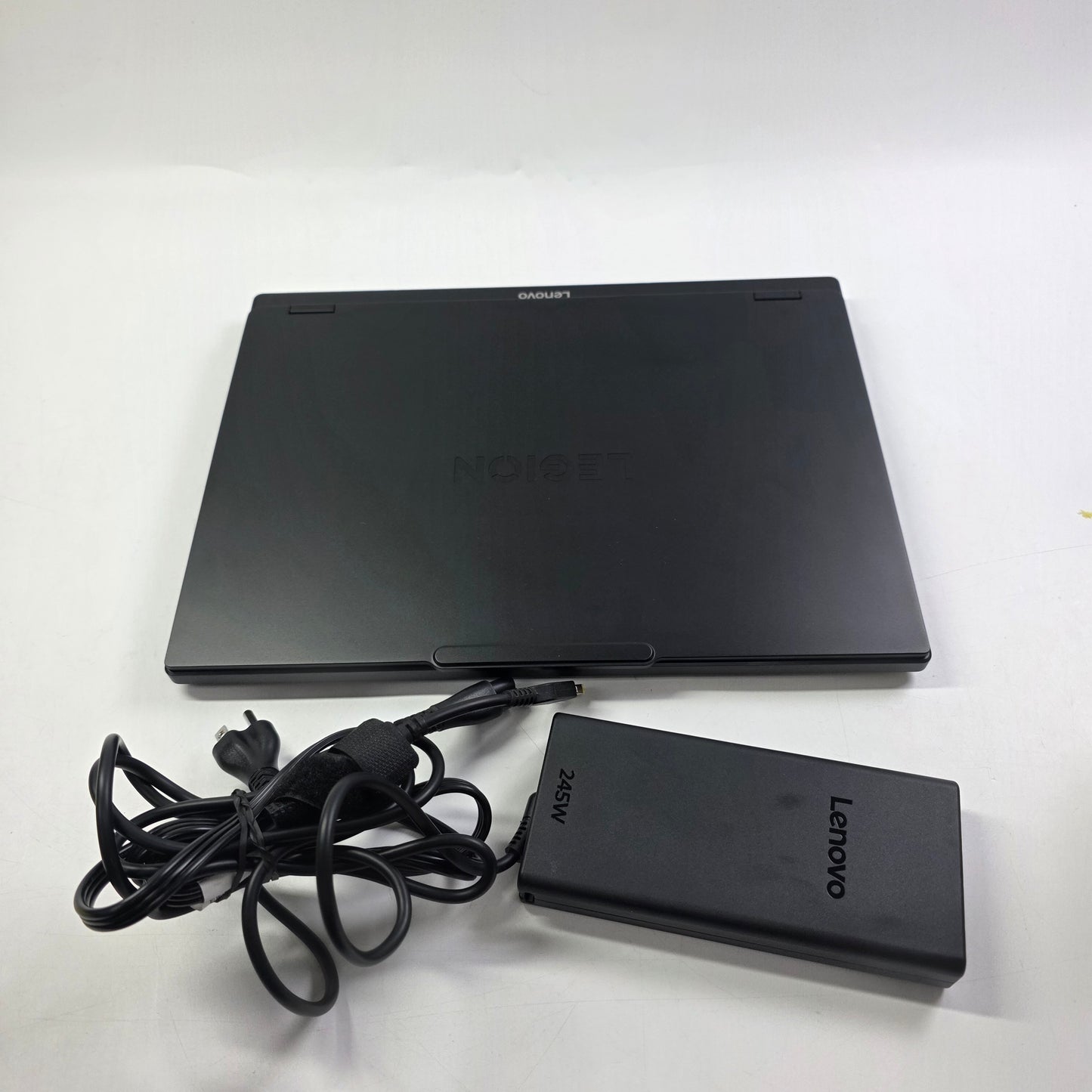 Lenovo legion 5i 83LY 15.1 i7-14700HX 2.1GHz 16GB RAM 1TB SSD GeForce RTX 5060