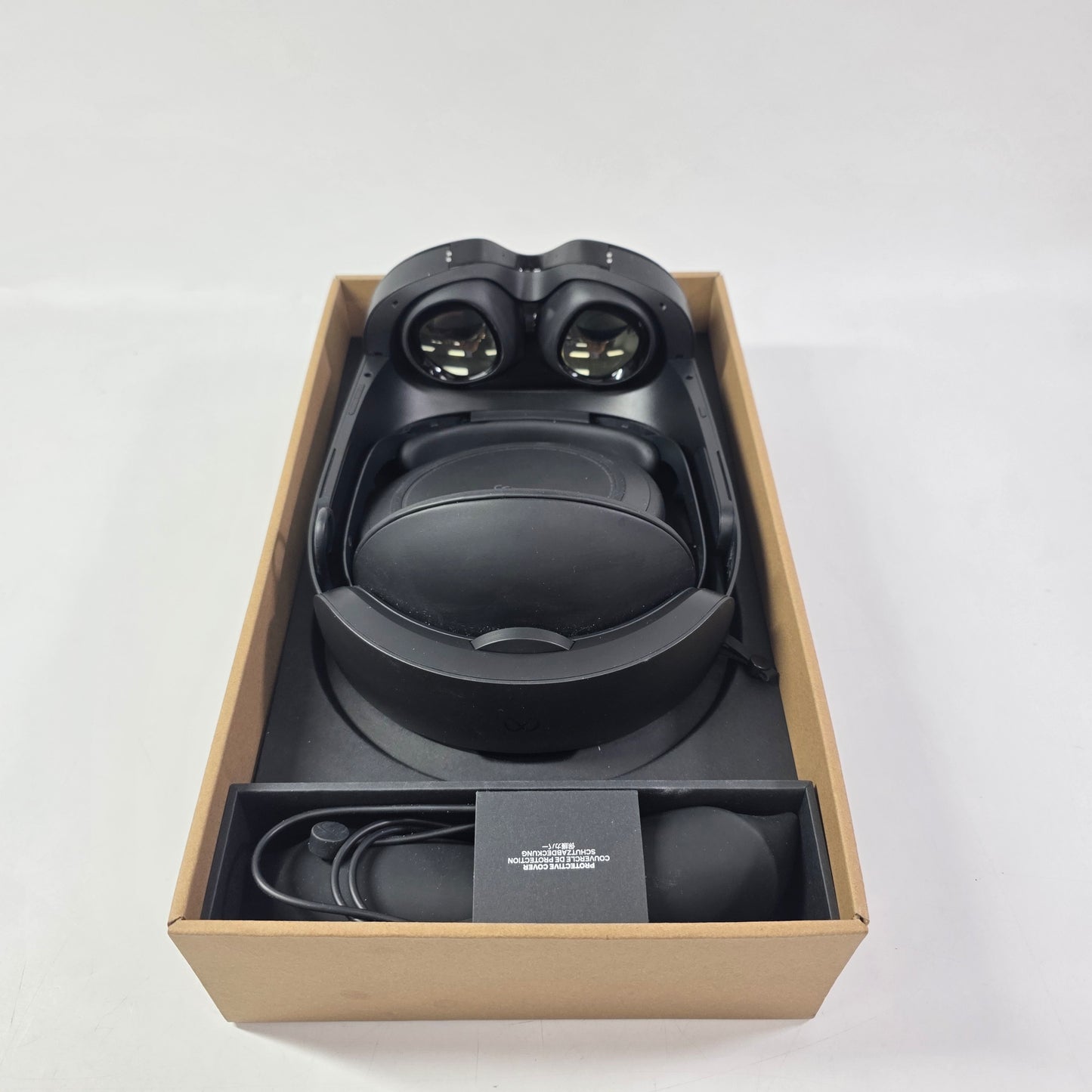 Meta Quest Pro 256GB Standalone All-in-One VR Headset DK94EC