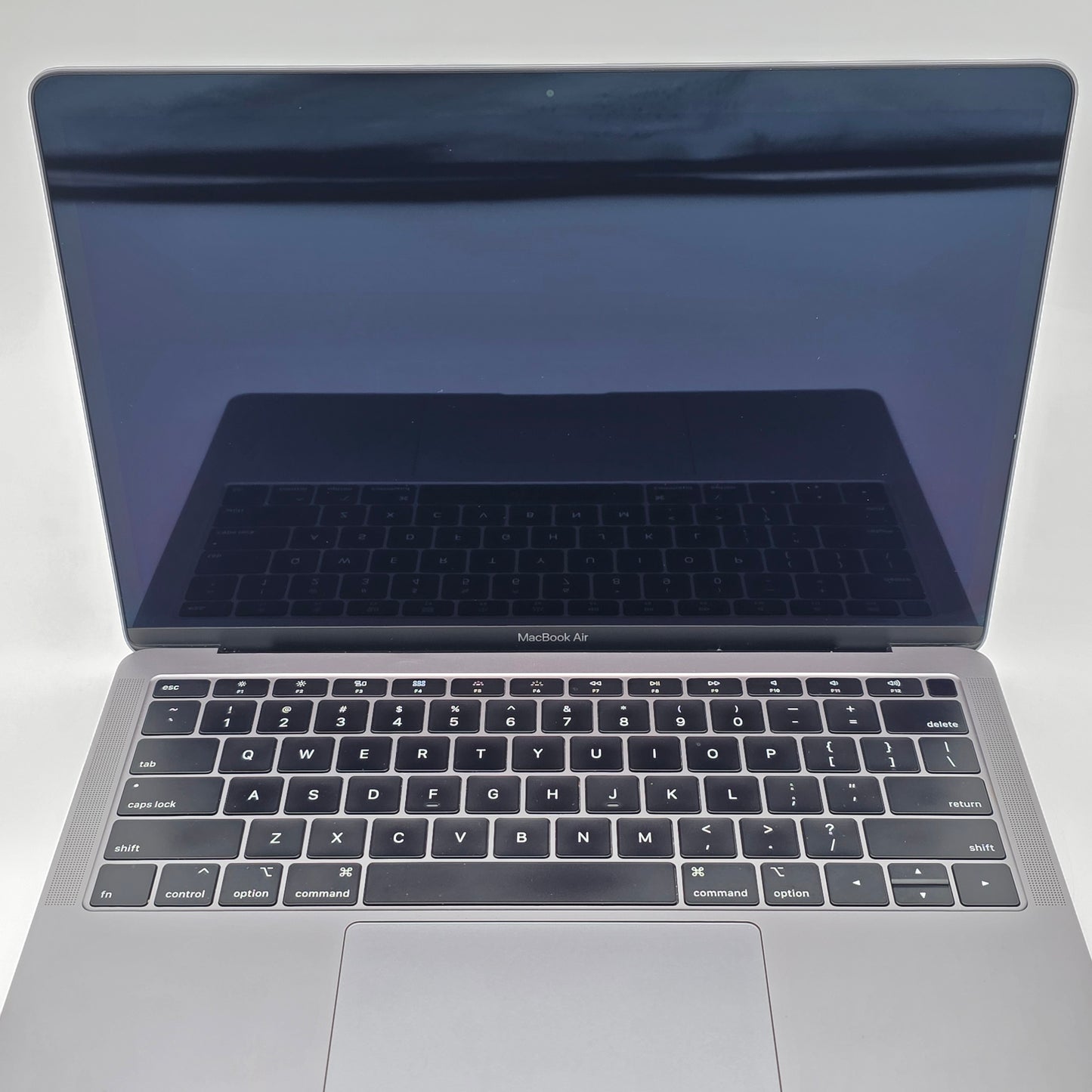 2019 Apple MacBook Air 13.3" i5 1.6GHz 8GB RAM 128GB SSD Space Gray A1932