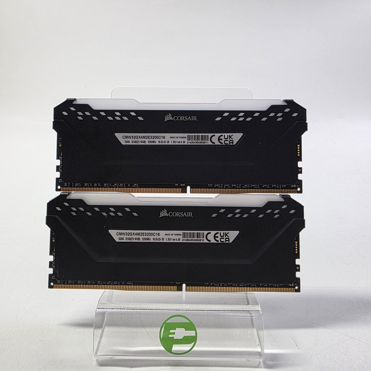 Corsair Vengeance RGB Pro 32GB (2x16GB) RAM DDR4 3200MHz CMW32GX4M2E3200C16