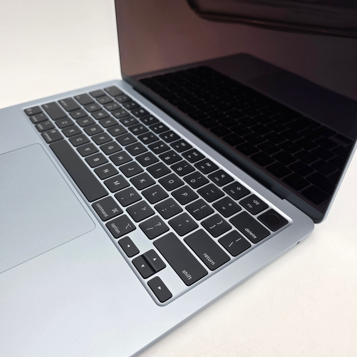 2025 Apple MacBook Air 13.6" M4 8C GPU 4.5GHz 16GB RAM 256GB SSD MC6T4LL/A