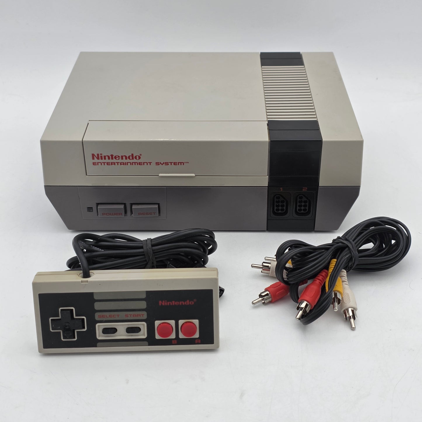 Nintendo Entertainment System NES Video Game Console NES-001 Gray