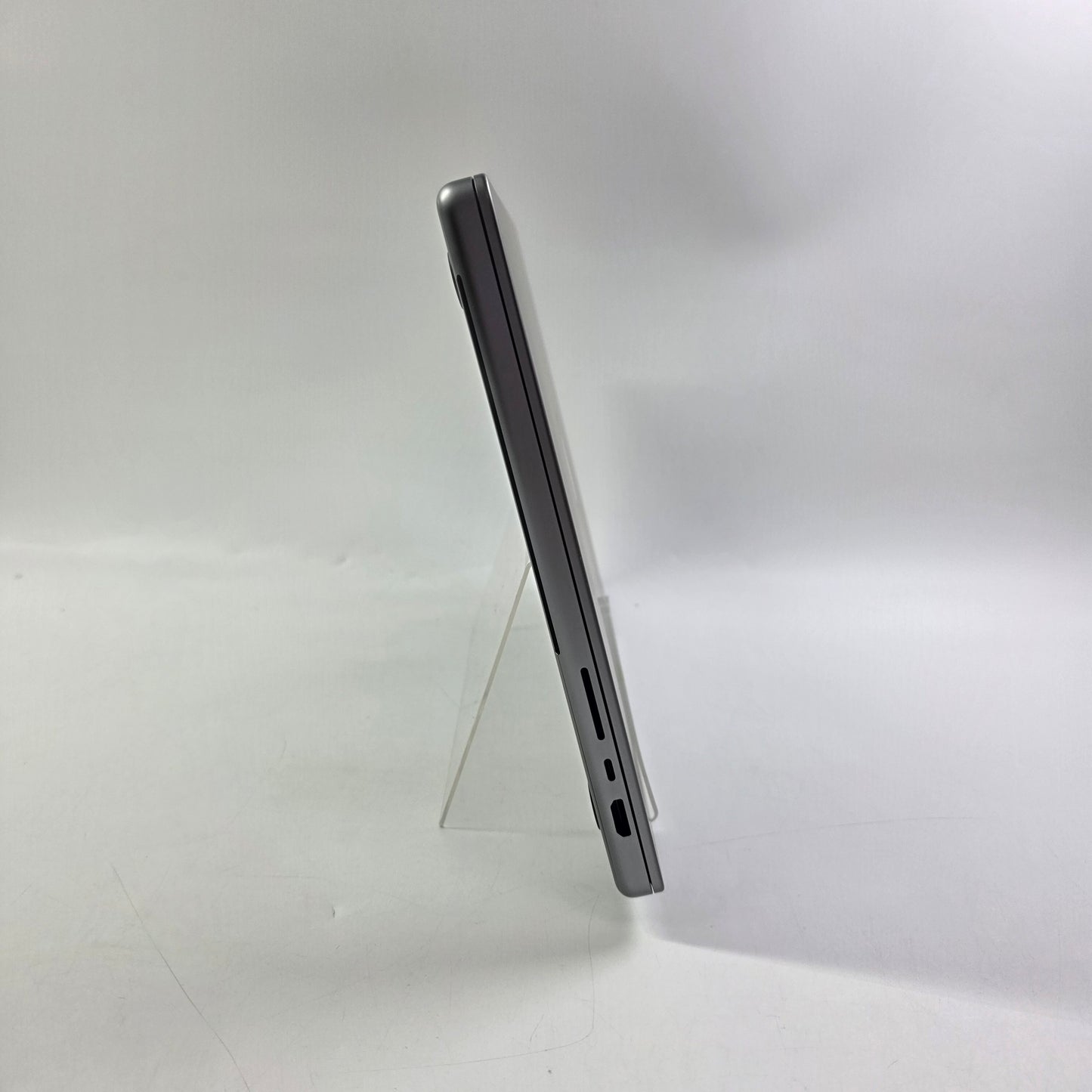 2023 Apple MacBook Pro 13.3" M2 Pro 8C GPU 3.5GHz 16GB RAM 1TB SSD MNW93LL/A