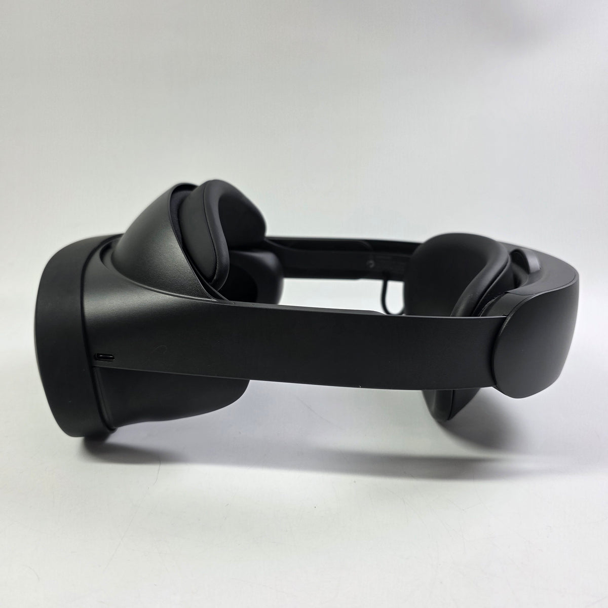 Meta Quest Pro 256GB Standalone All-in-One VR Headset DK94EC