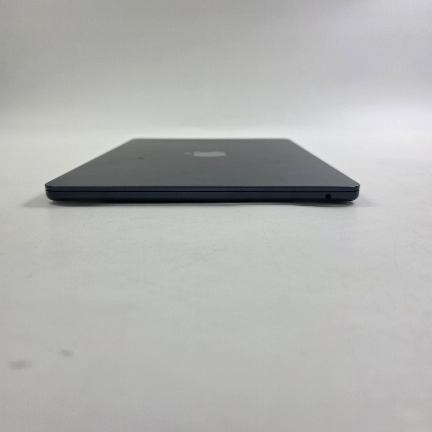 2025 Apple Macbook Air 13.6" M4 8C GPU 4.5GHz 16GB RAM 256GB SSD A3240