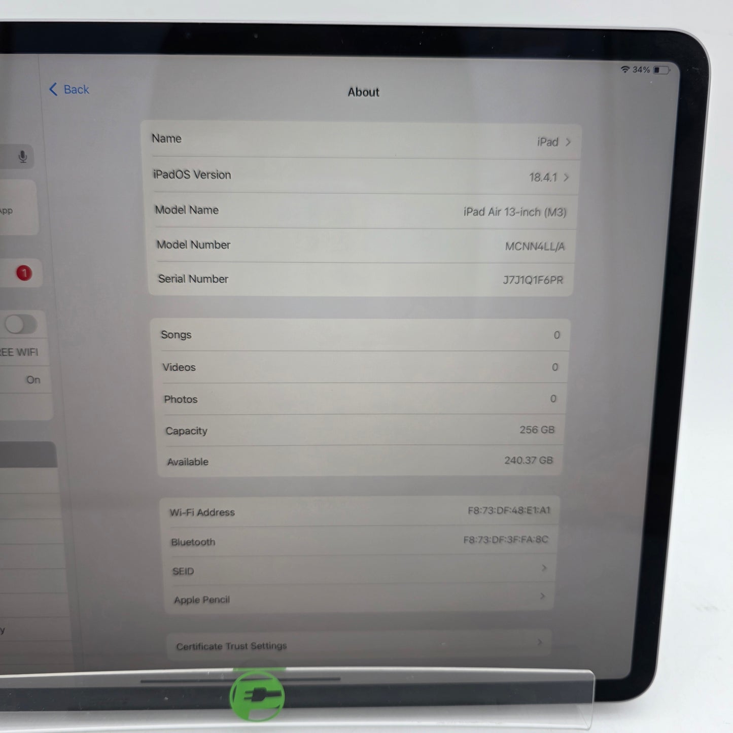 WiFi Only Apple iPad Air 13" M3 256GB 18.4.1 Space Gray MCNN4L/A With Extras