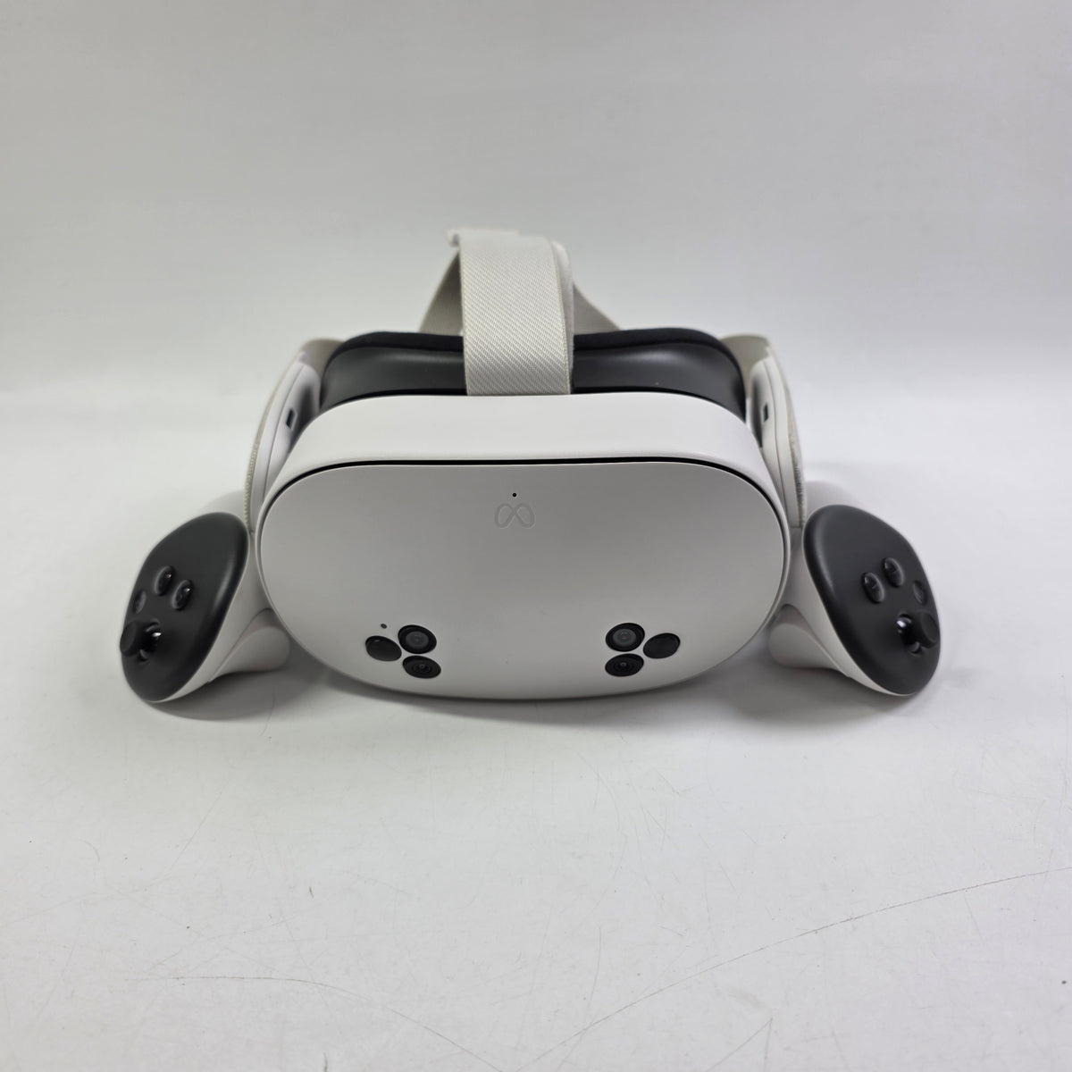 Meta Quest 3S 128GB Standalone All-in-One VR Headset P97
