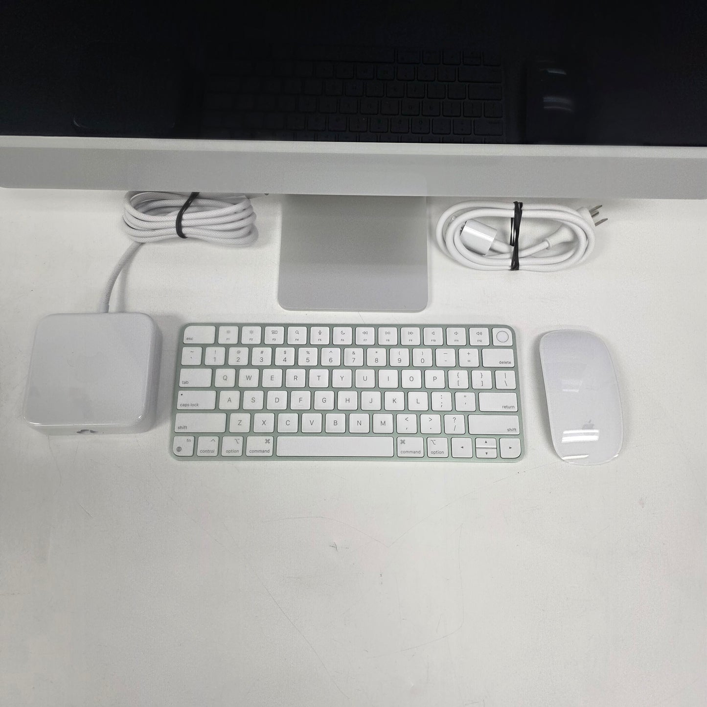 2024 Apple iMac 24" M4 8 Core 4.5GHz 16GB RAM 256GB SSD Green MWUC3LL/A