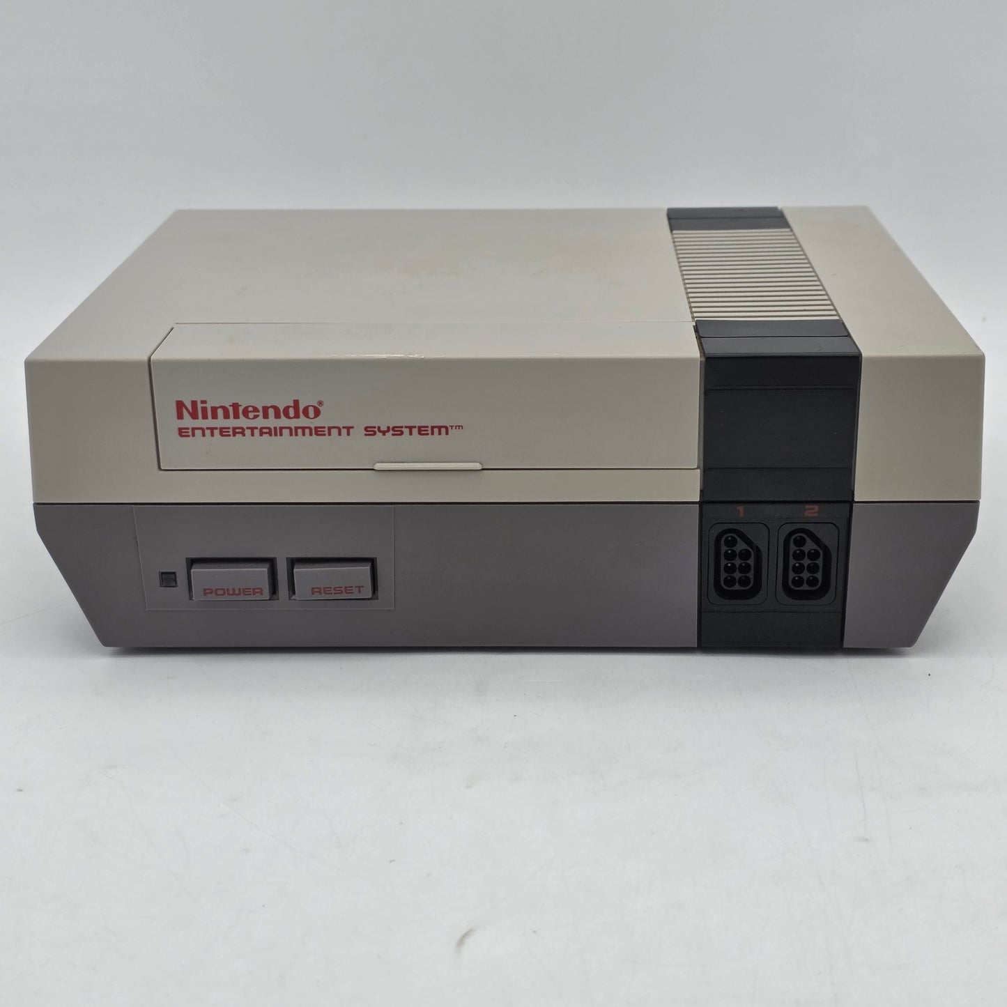 Nintendo Entertainment System NES Video Game Console NES-001 Gray