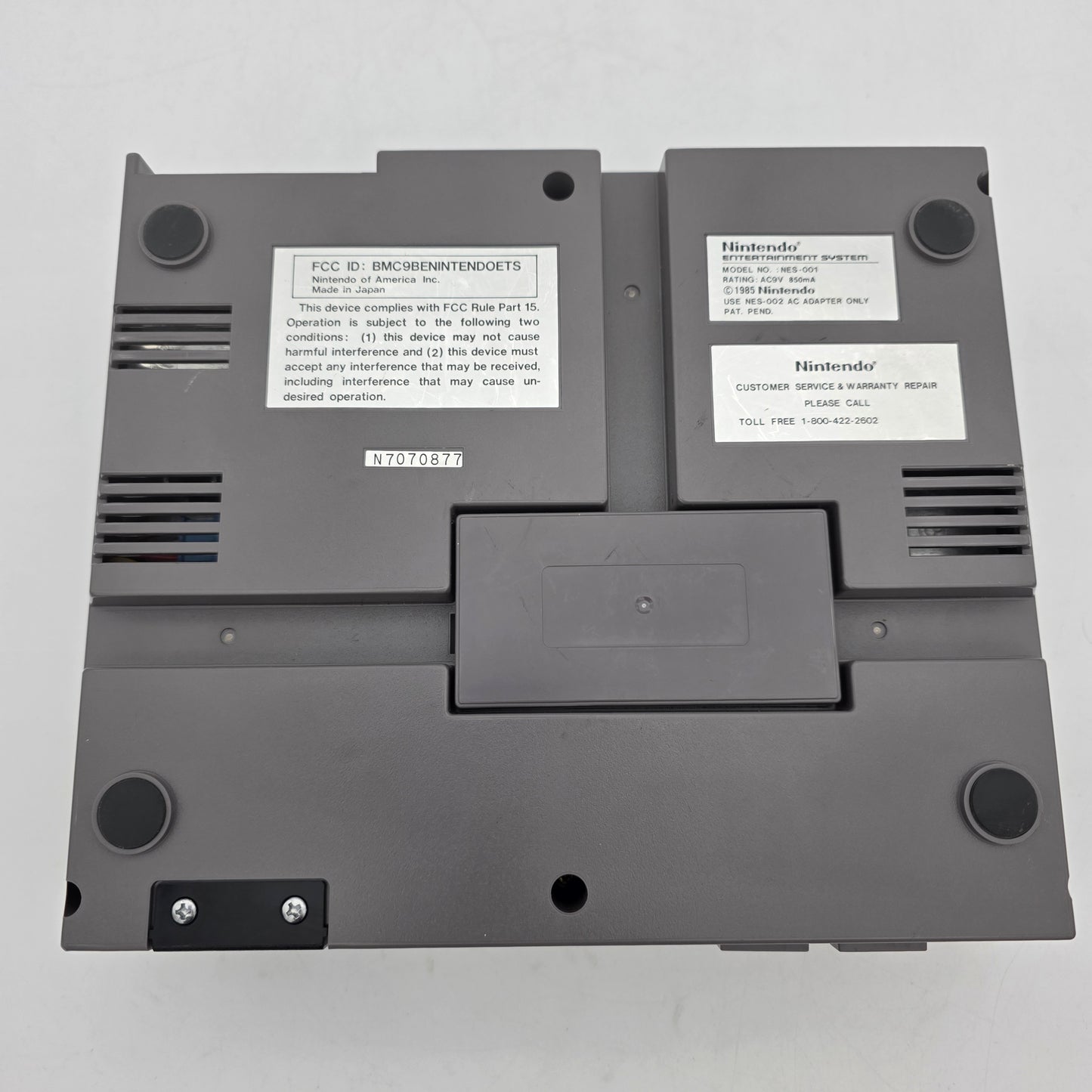 Nintendo Entertainment System NES Video Game Console NES-001 Gray