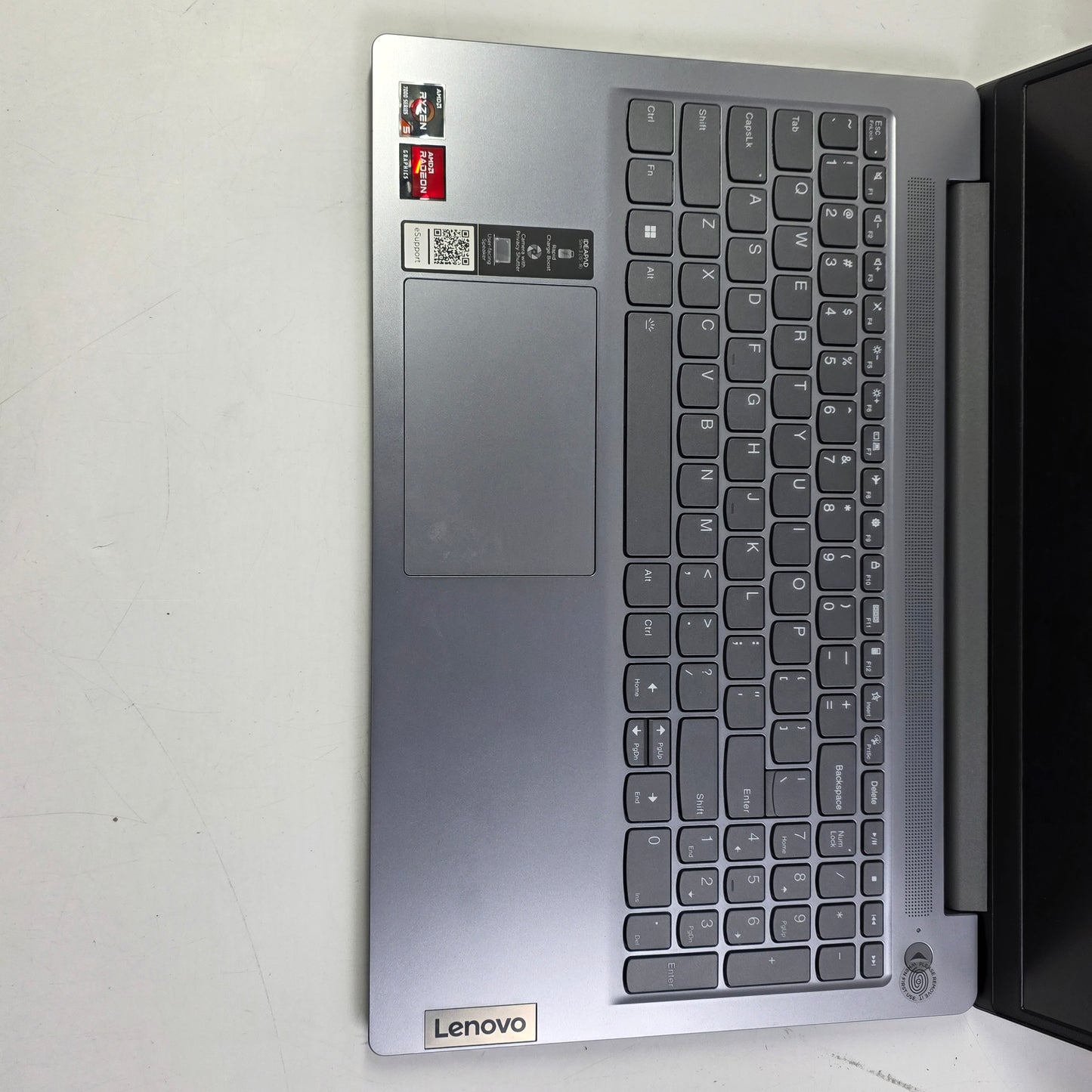 Lenovo IdeaPad Slim 3 15AMN8 15.6" Ryzen 5 7520U 2.8GHz 8GB RAM 512GB SSD