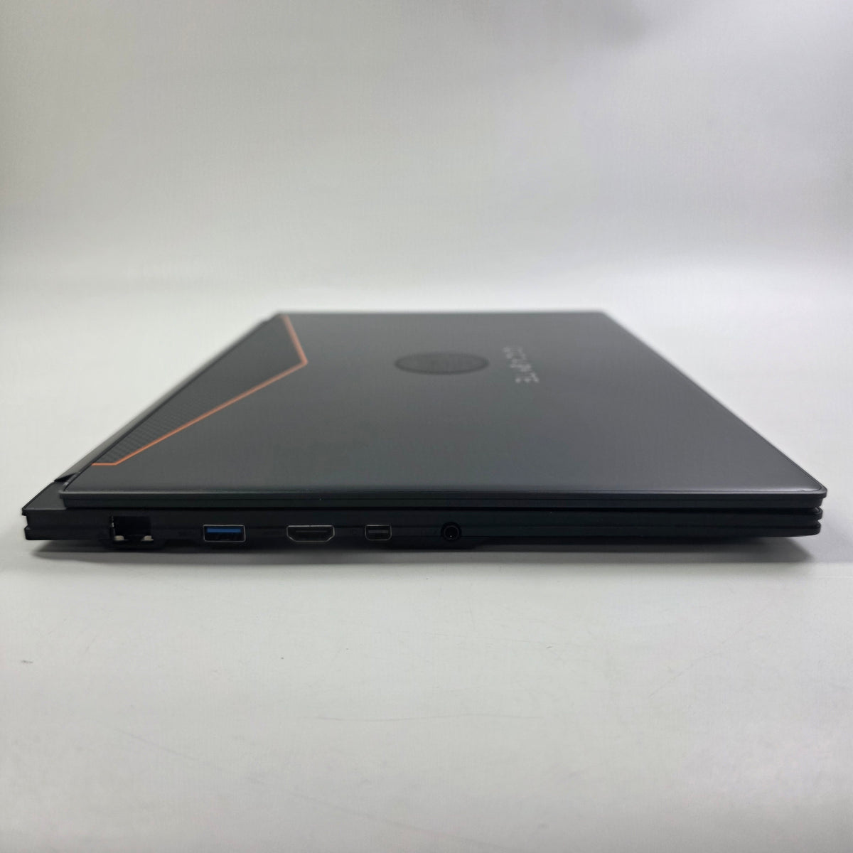 Gigabyte Aero 15 15.3 i7-7700HQ 2.8GHz 16GB RAM 512GB SSD GeForce GTX 1060