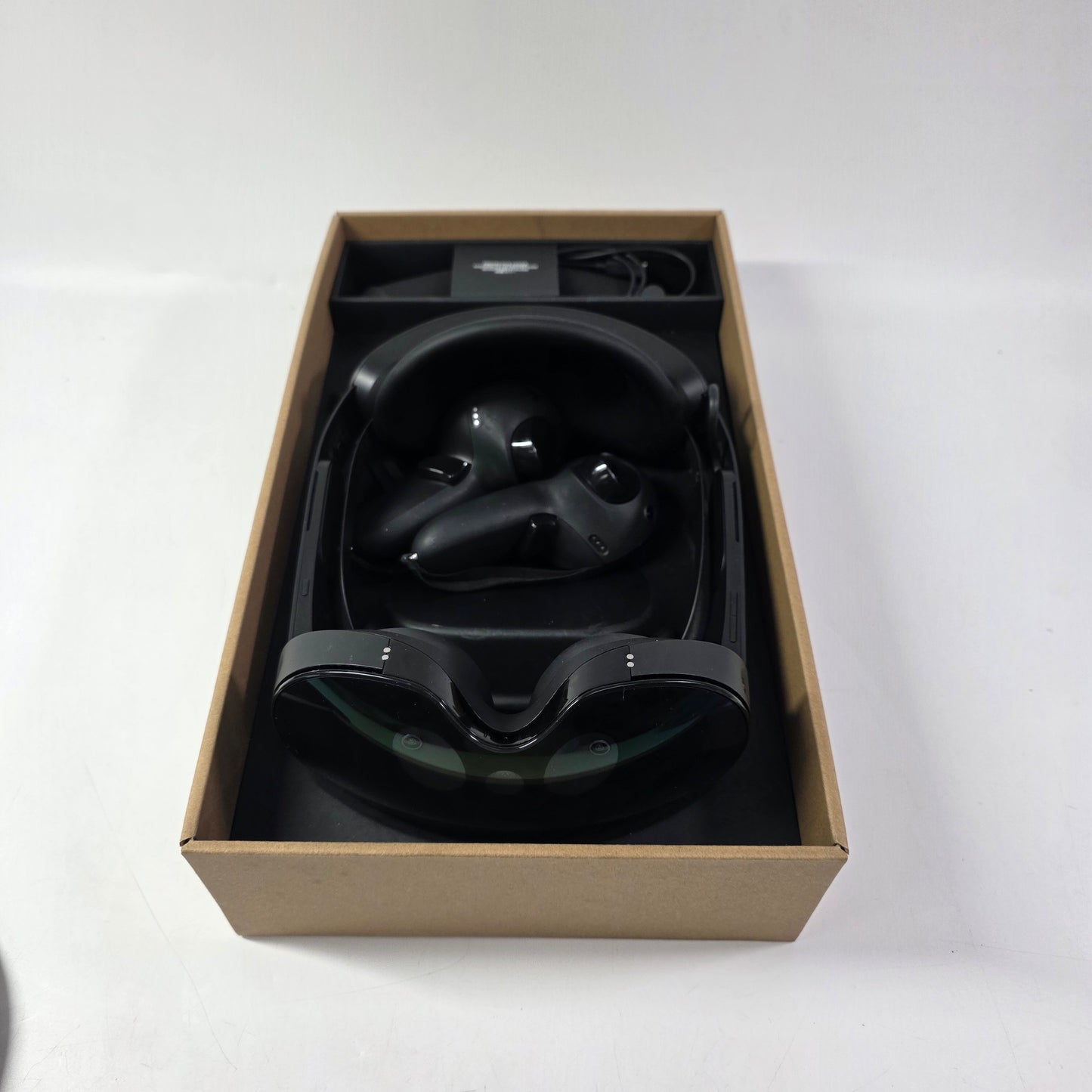 Meta Quest Pro 256GB Standalone All-in-One VR Headset DK94EC