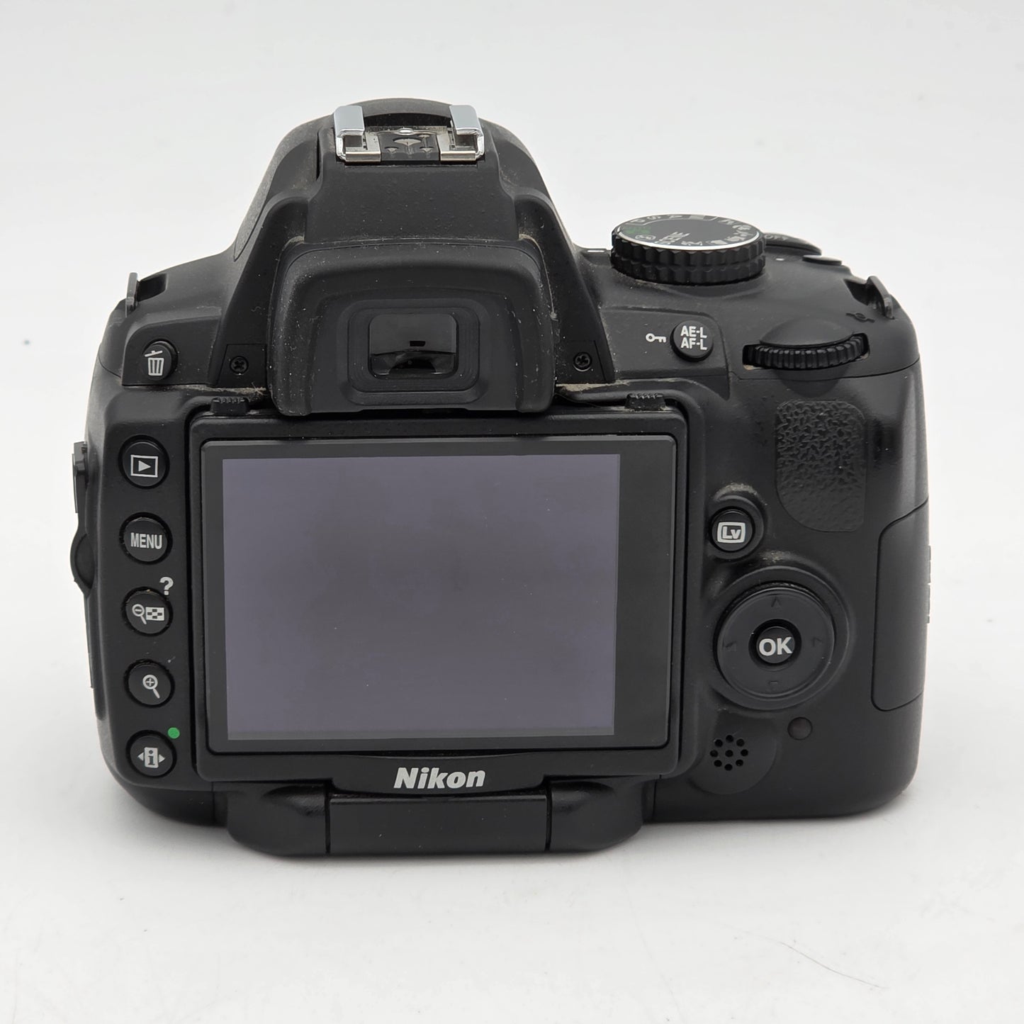 Nikon D5000 12.3MP DSLR Camera