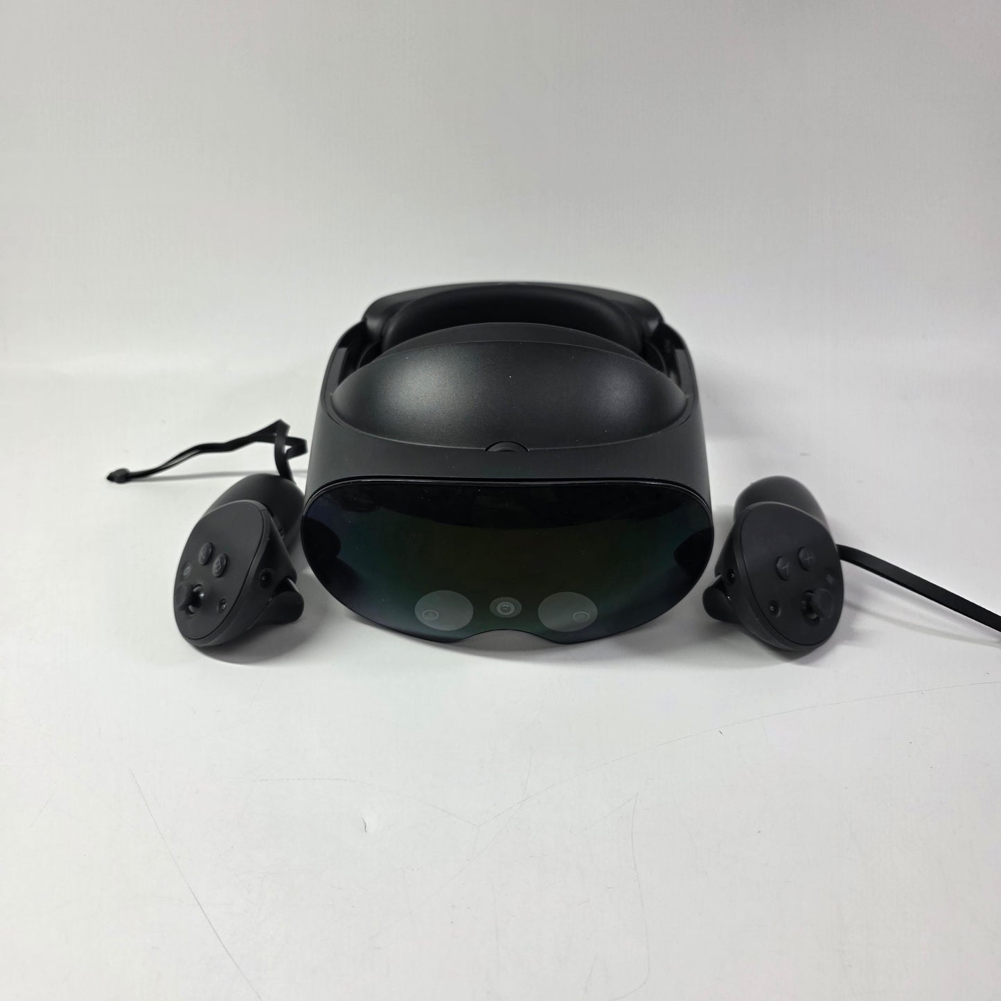 Meta Quest Pro 256GB Standalone All-in-One VR Headset DK94EC