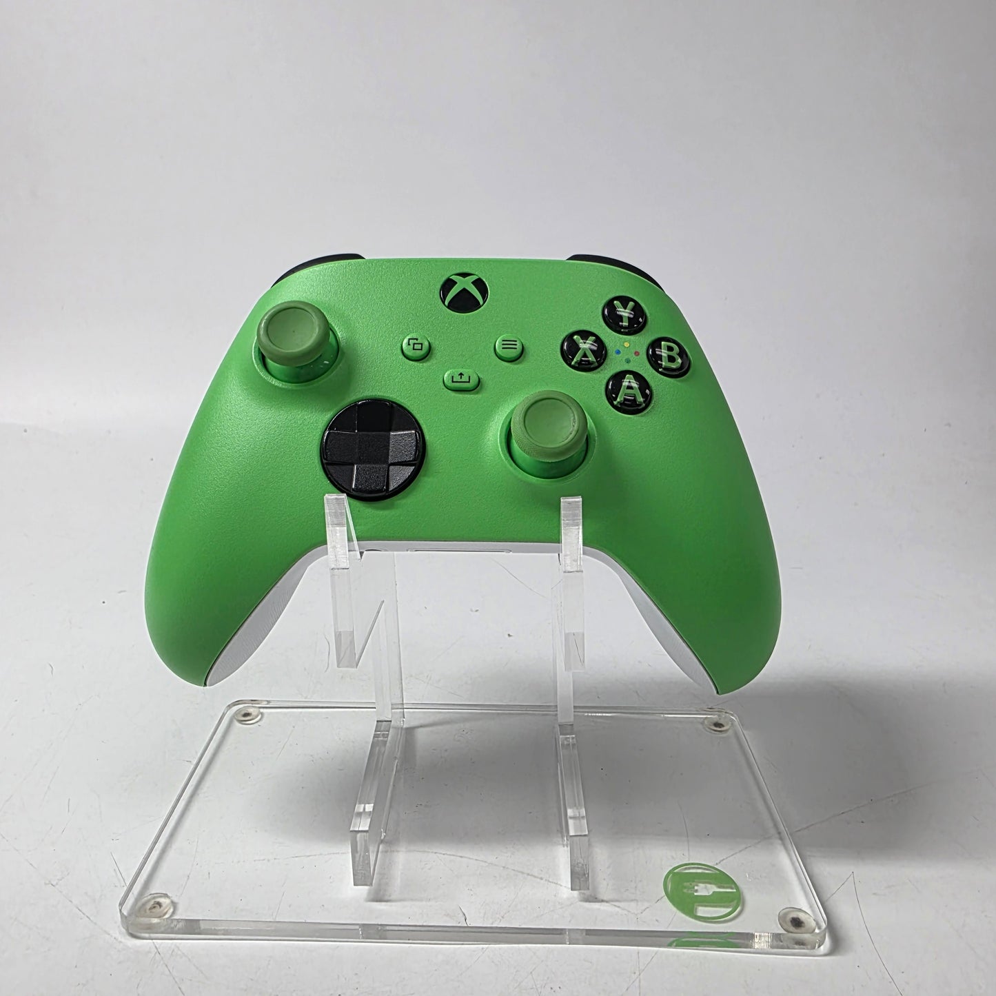 Microsoft Xbox Series X All-Digital 1TB Console Gaming System Robot White 1889