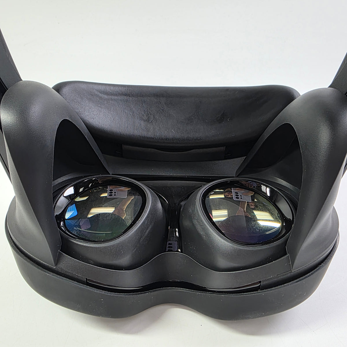 Meta Quest Pro 256GB Standalone All-in-One VR Headset DK94EC