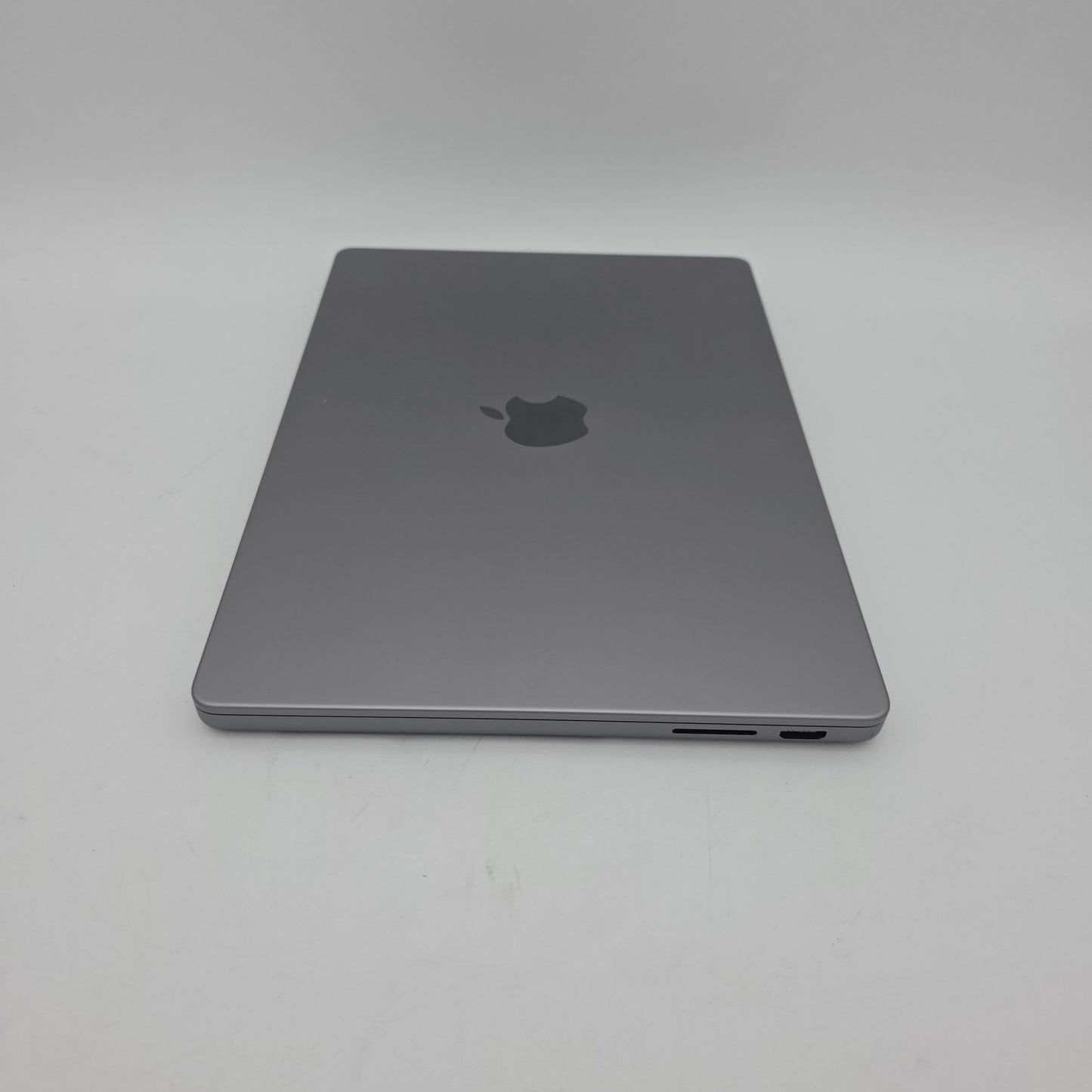 2023 Apple MacBook Pro 14" M3 4.0GHz 8GB RAM 512GB SSD