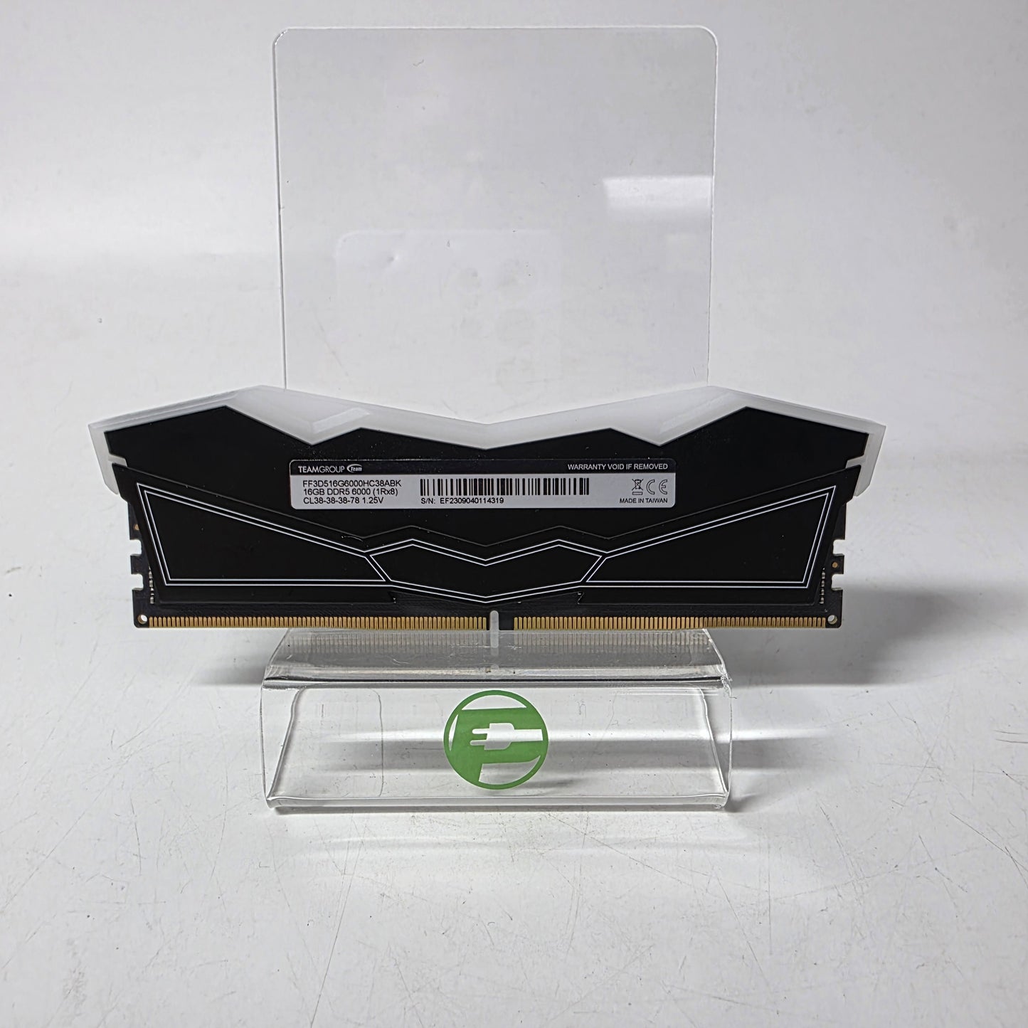 TeamGroup T-Force Delta RGB 16GB (1x16GB) RAM DDR5 6000MHz FFD3516G6000HC38ABK