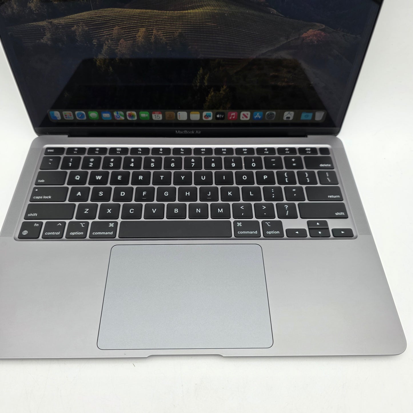 2020 Apple MacBook Air 13.3" M1 7C GPU 3.2GHz 8GB RAM 256GB SSD MGN63LL/A