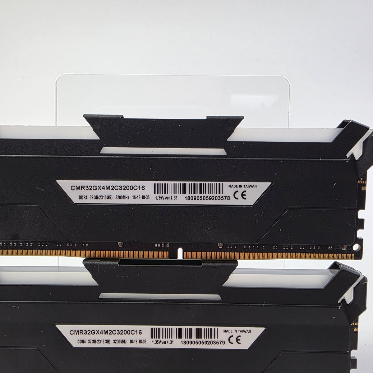 Corsair Vengeance RGB Pro 32GB (2x16GB) RAM DDR4 3200MHz CMR32GX4M2C3200C16