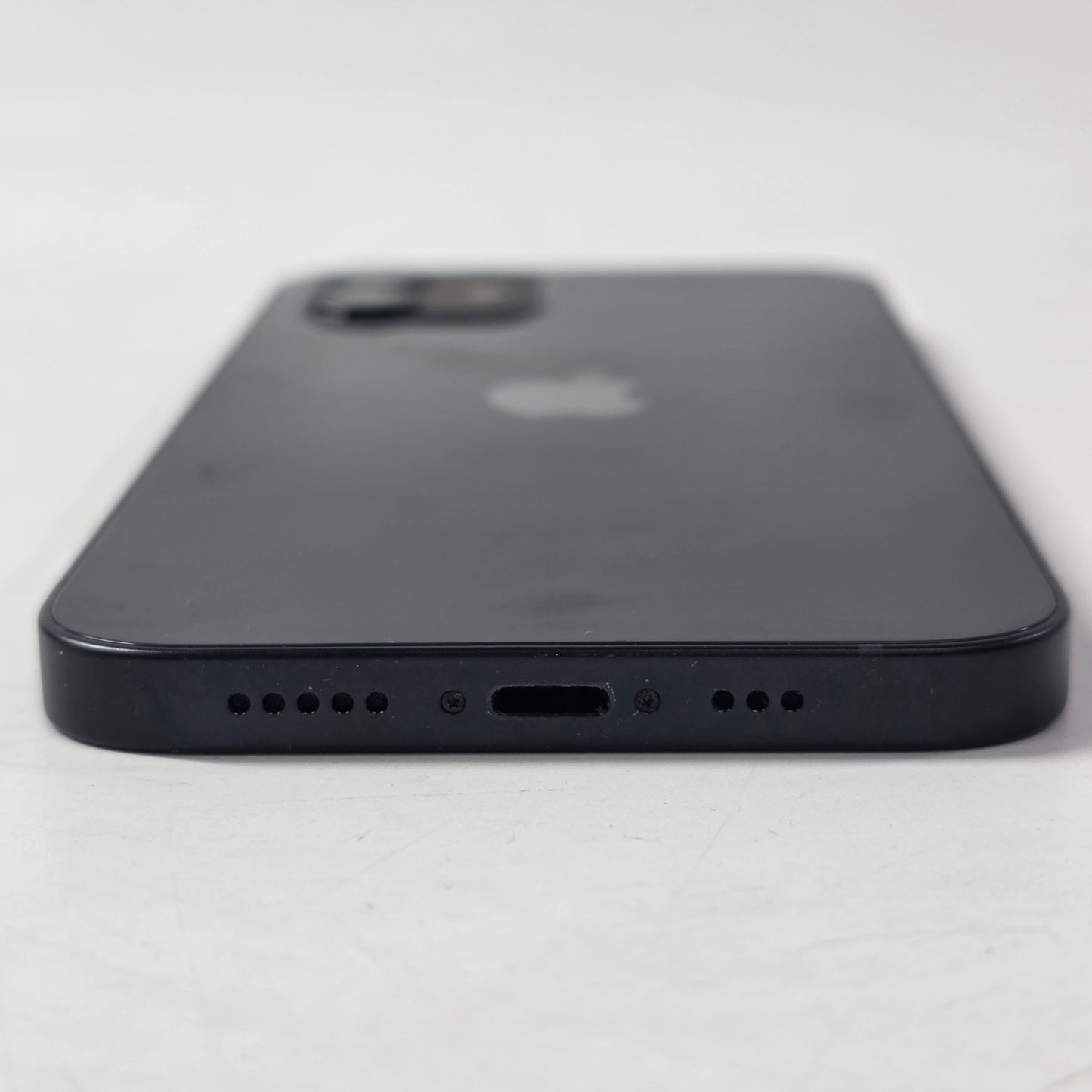 Unlocked Apple iPhone 12 64GB 15.6.1 Black A2172