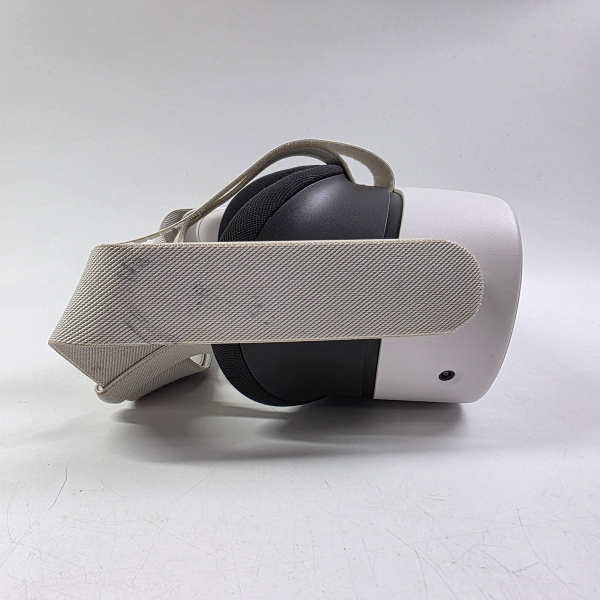 Meta Quest 3S 128GB Standalone All-in-One VR Headset P97