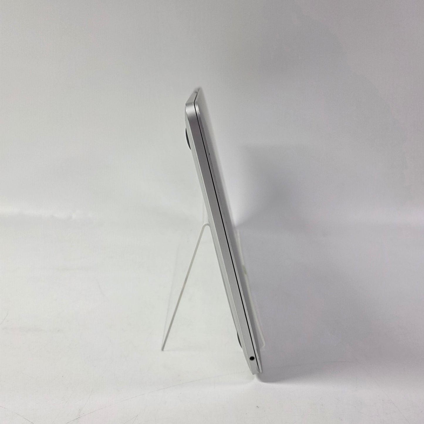 2020 Apple MacBook Pro 13.3" i5 1.4GHz 8GB RAM 256GB SSD Silver A2289