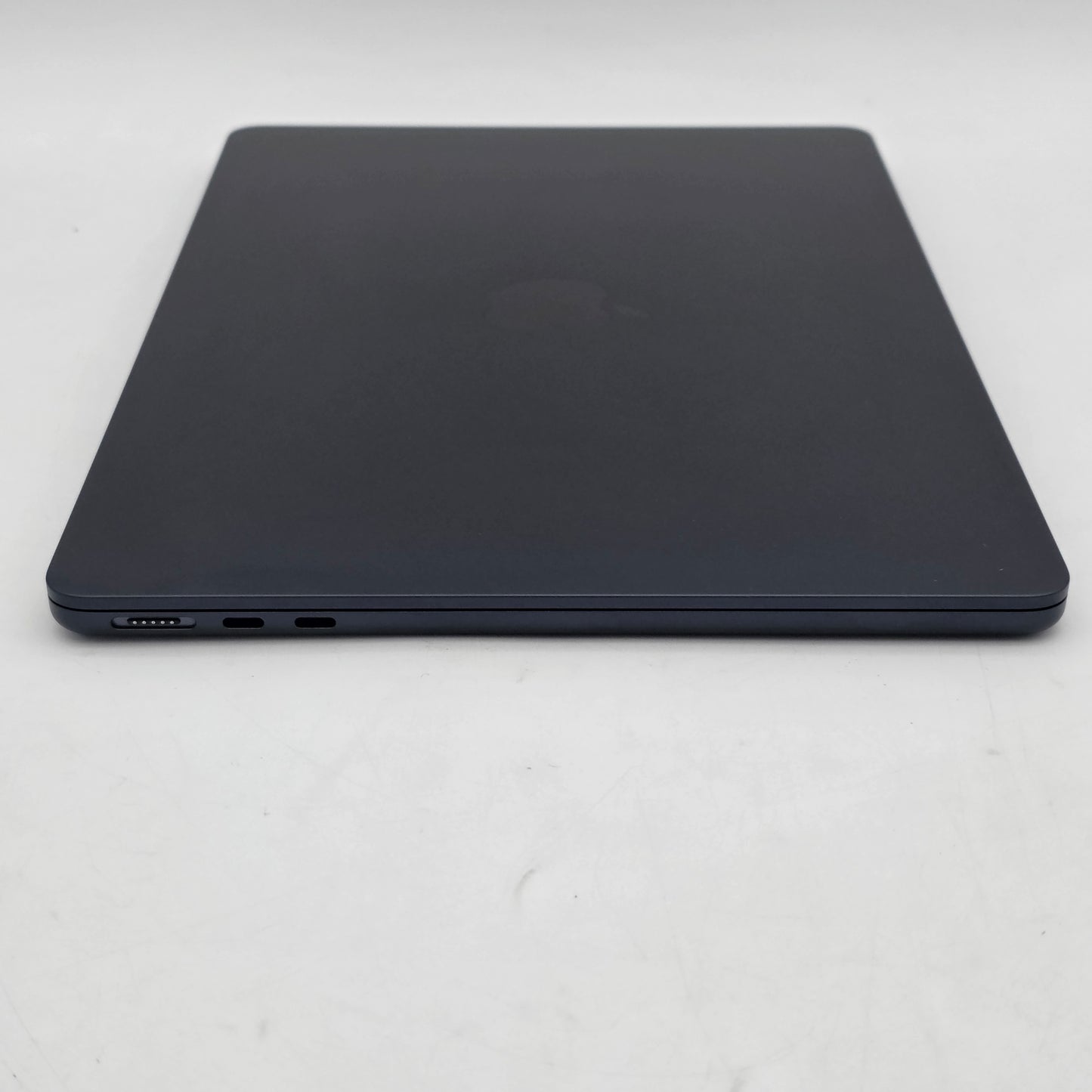 New 2025 Apple MacBook Air 13.3" M4 8C GPU 4.5GHz 16GB RAM 256GB SSD A3240