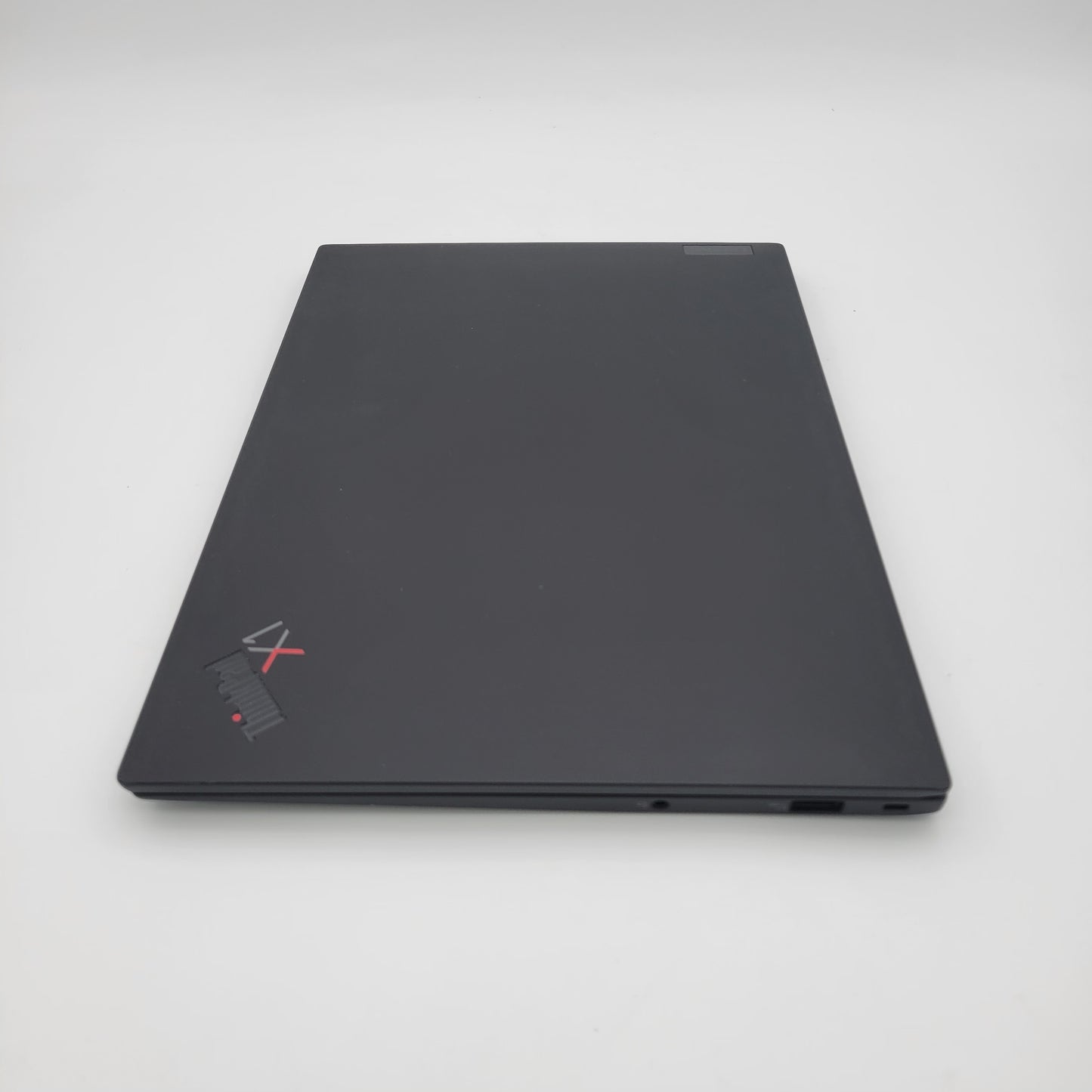 Lenovo Thinkpad X1 Carbon Gen 10 21CB000CUS 14" i7-1260P 2.1GHz 16GB RAM 512GB