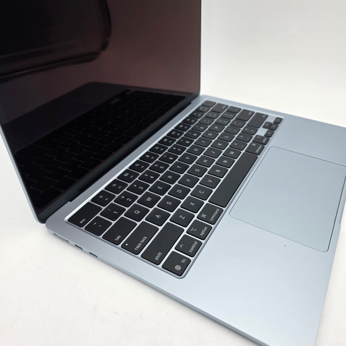 2025 Apple MacBook Air 13.6" M4 8C GPU 4.5GHz 16GB RAM 256GB SSD MC6T4LL/A