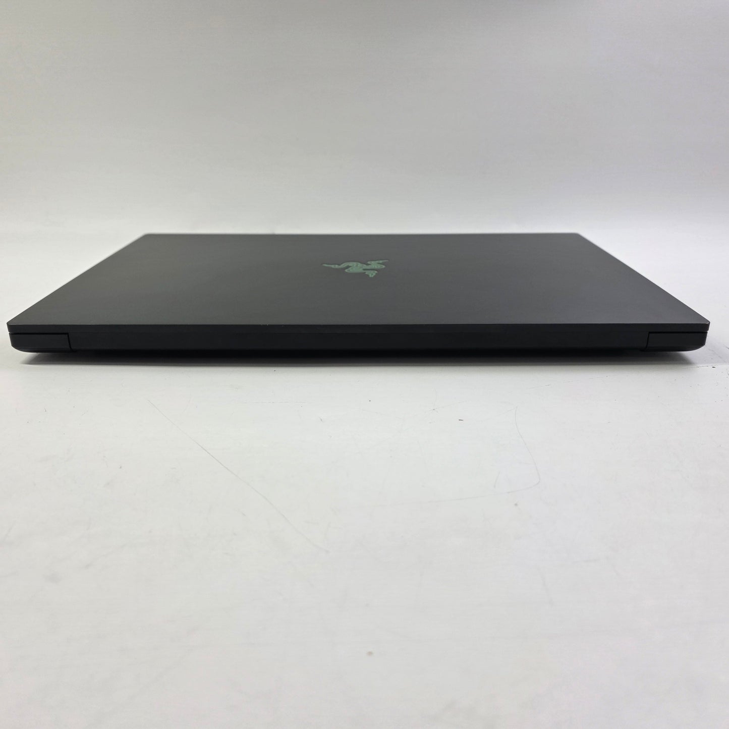 Razer Blade 17 RZ09-0423 17" i9-12900H 2.5GHz 16GB 1TB SSD GeForce RTX 3070 Ti