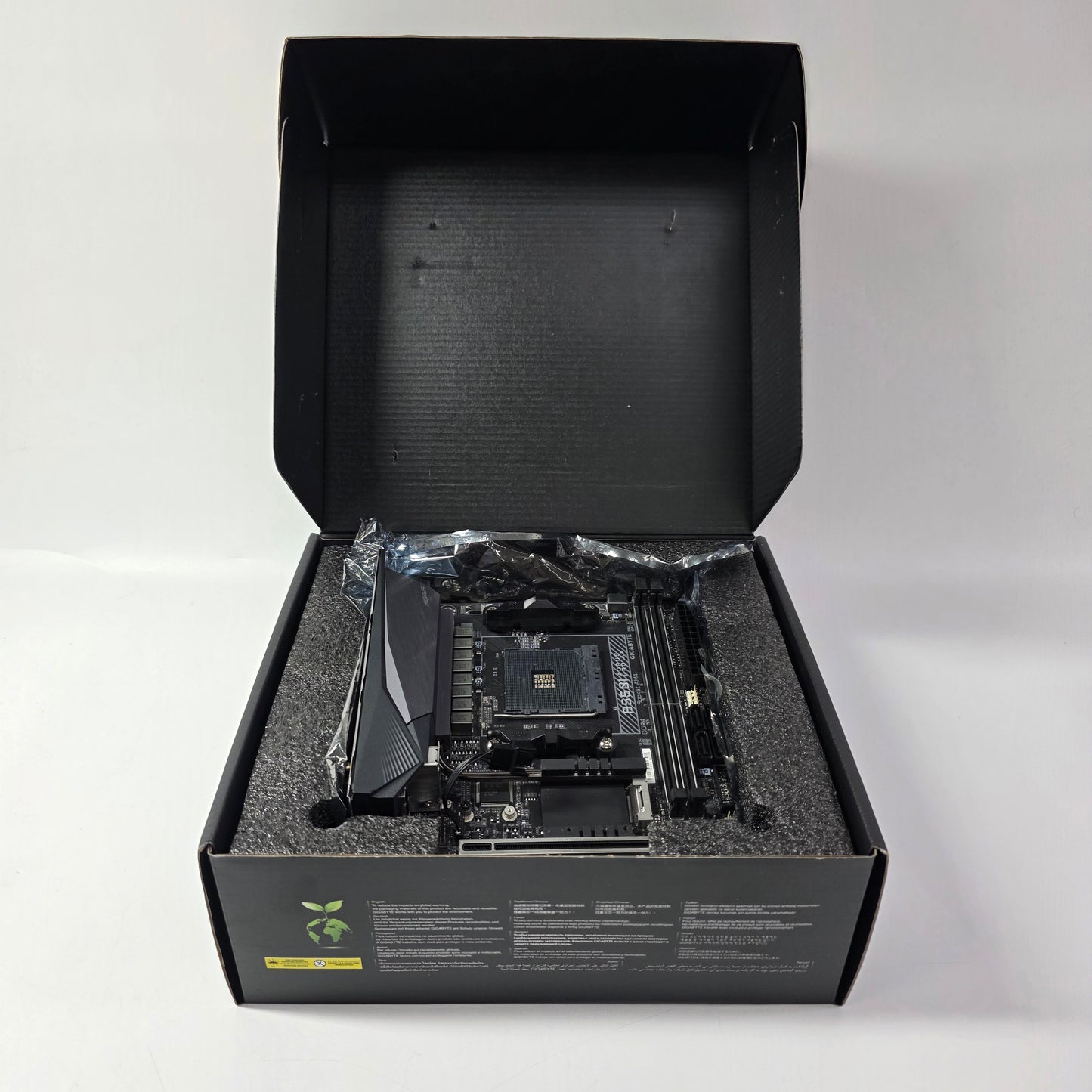 Gigabyte MPG B550I Gaming Edge AM4 Mini-ITX AMD DDR4 Motherboard