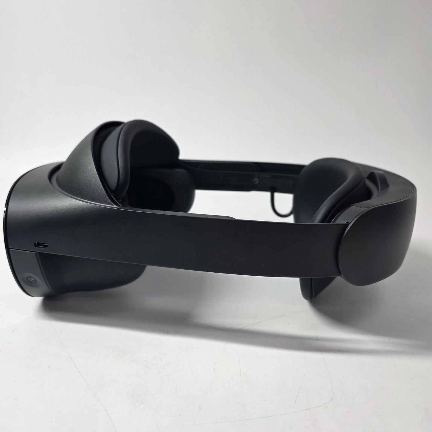 Meta Quest Pro 256GB Standalone All-in-One VR Headset DK94EC