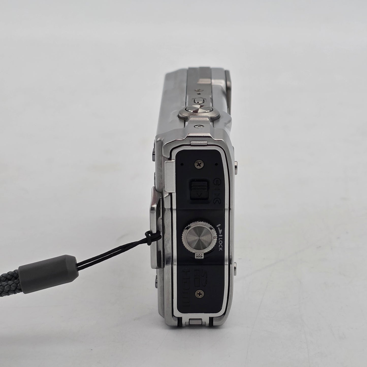 Olympus Stylus Tough 8010 14MP Waterproof Shockproof Digital Camera