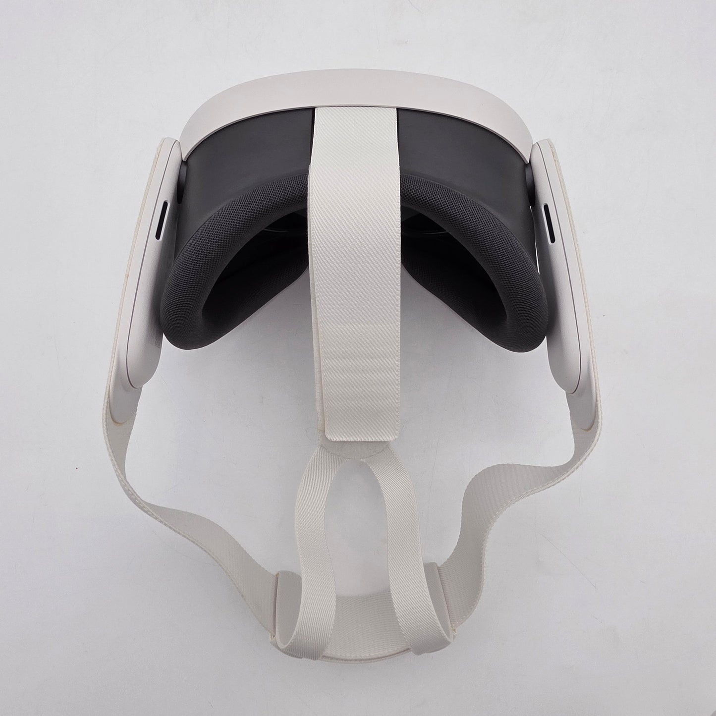 Meta Quest 3 128GB Standalone All-in-One VR Headset S3A