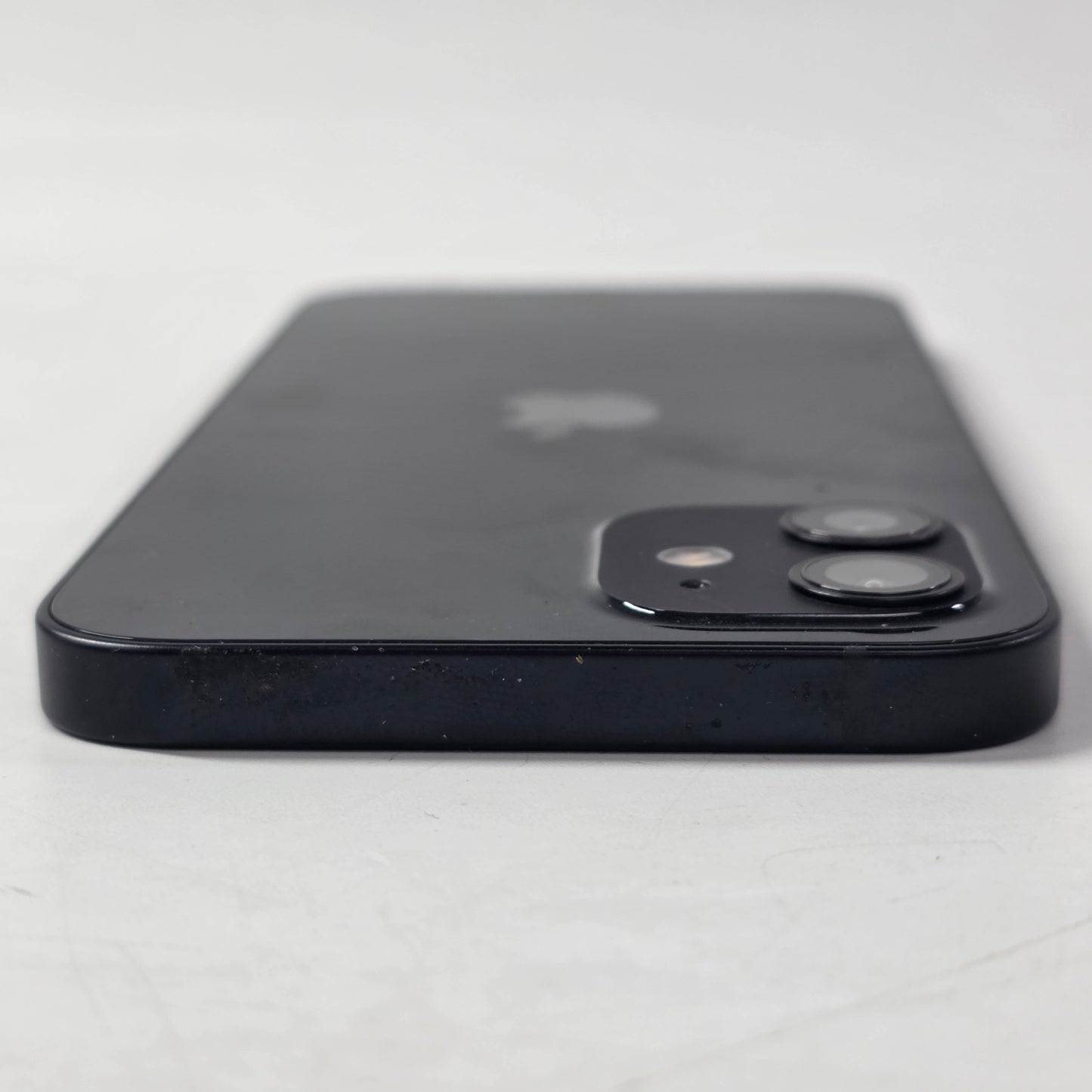 Unlocked Apple iPhone 12 64GB 15.6.1 Black A2172