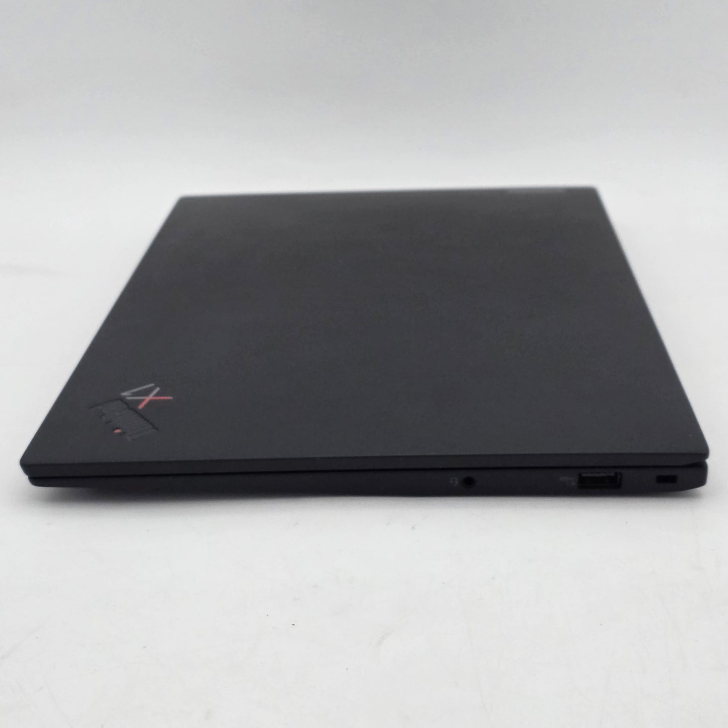 Lenovo ThinkPad X1 Carbon Gen 10 14" i5-1240P 1.7GHz 16GB RAM 512GB SSD