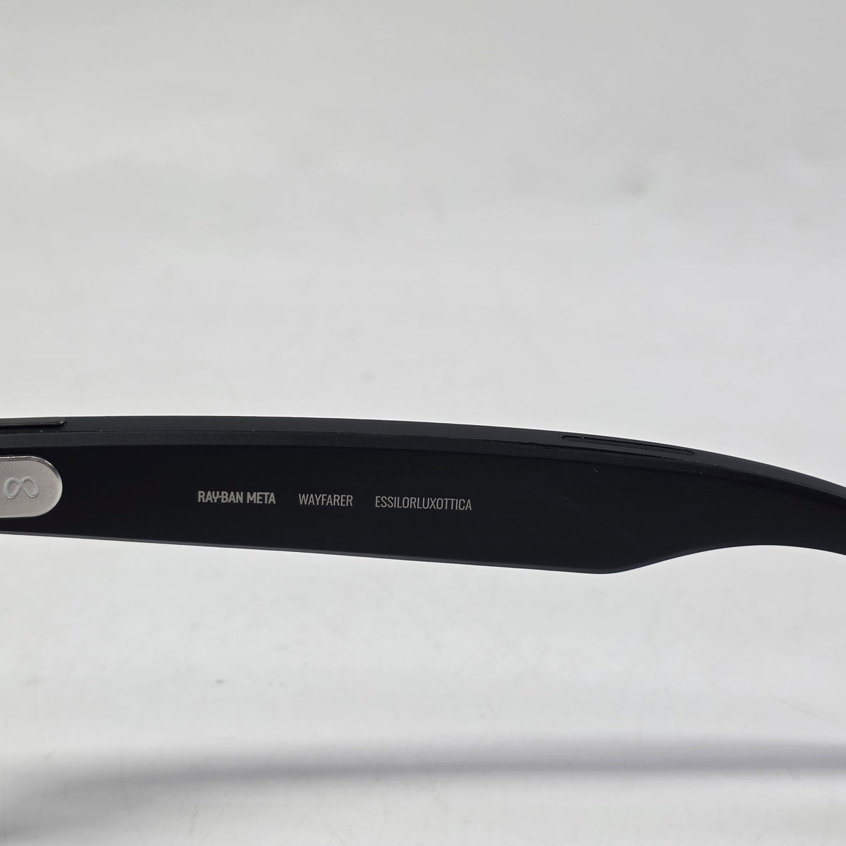 Ray-Ban Stories Wayfarer Matte Black Standard RW4008 601S1M AI Smart Glasses