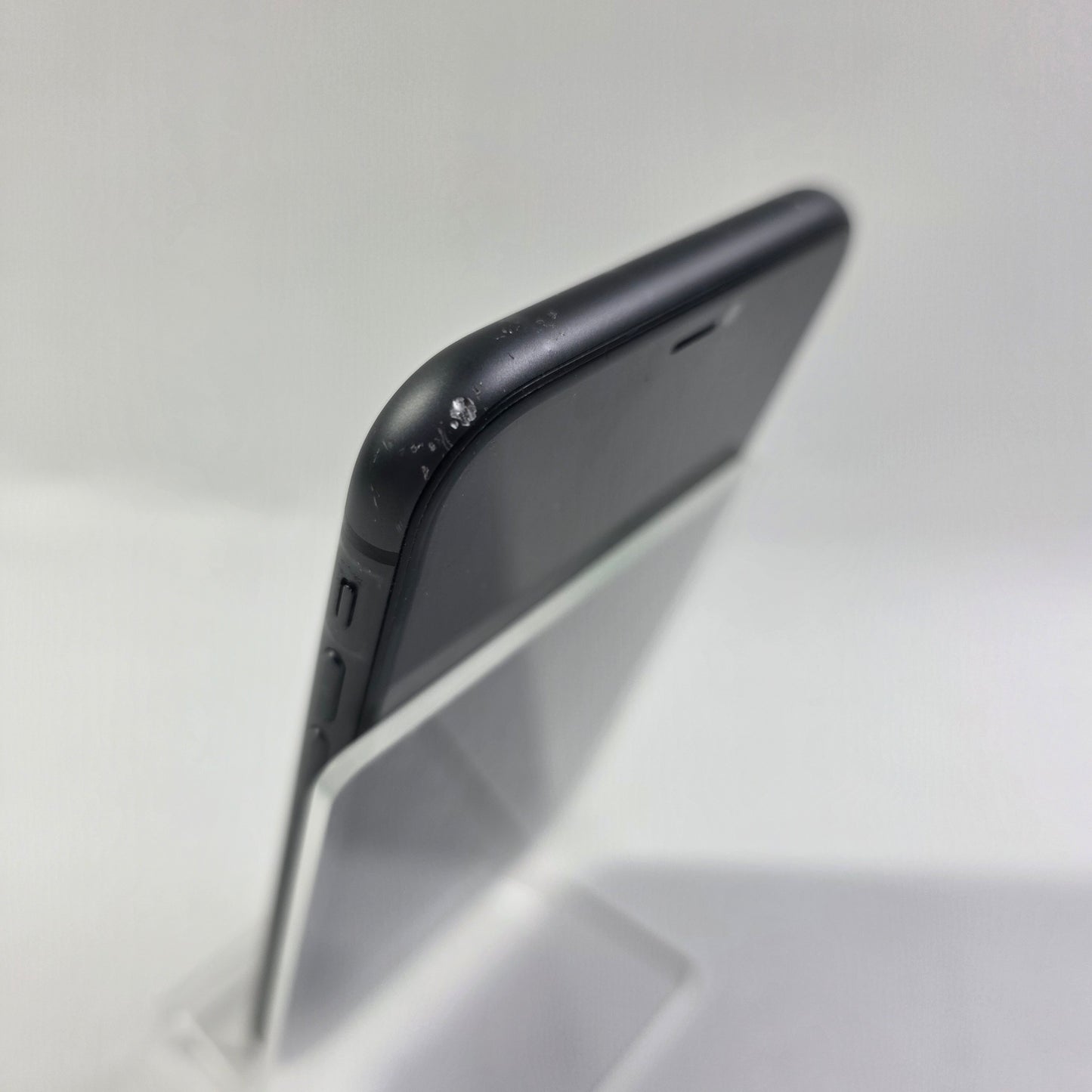 Broken Unlocked Apple iPhone 11 64GB 26.1 MWL72LL/A Bad Battery
