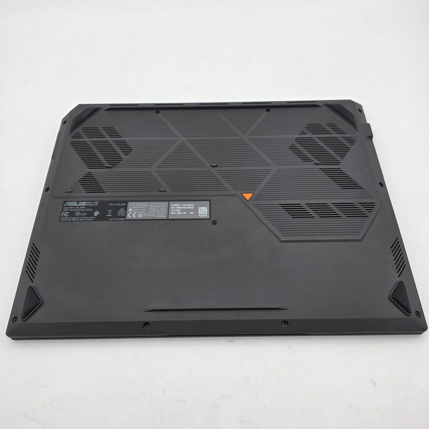 Asus TUF A16 FA608 16" Ryzen 9 270 4.0GHz 32GB RAM 1TB SSD GeForce RTX 5070