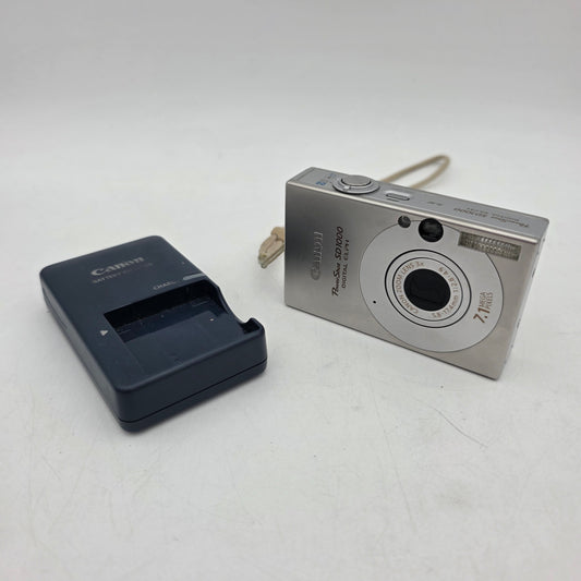 Canon PowerShot SD1000  7.1MP Digital Point-And-Shoot Camera