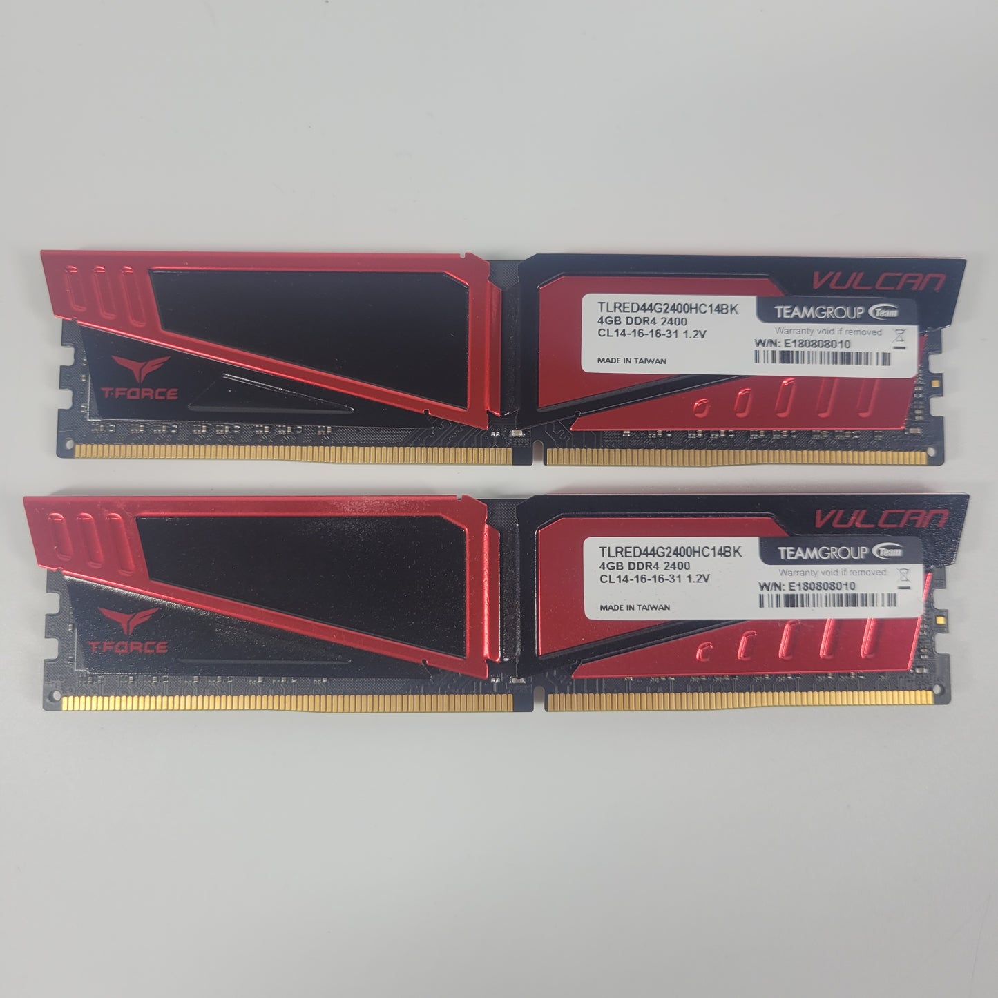 TeamGroup T-Force Vulcan 8GB (2x4GB) DDR4 2400MHz TLRED44G2400HC14BK